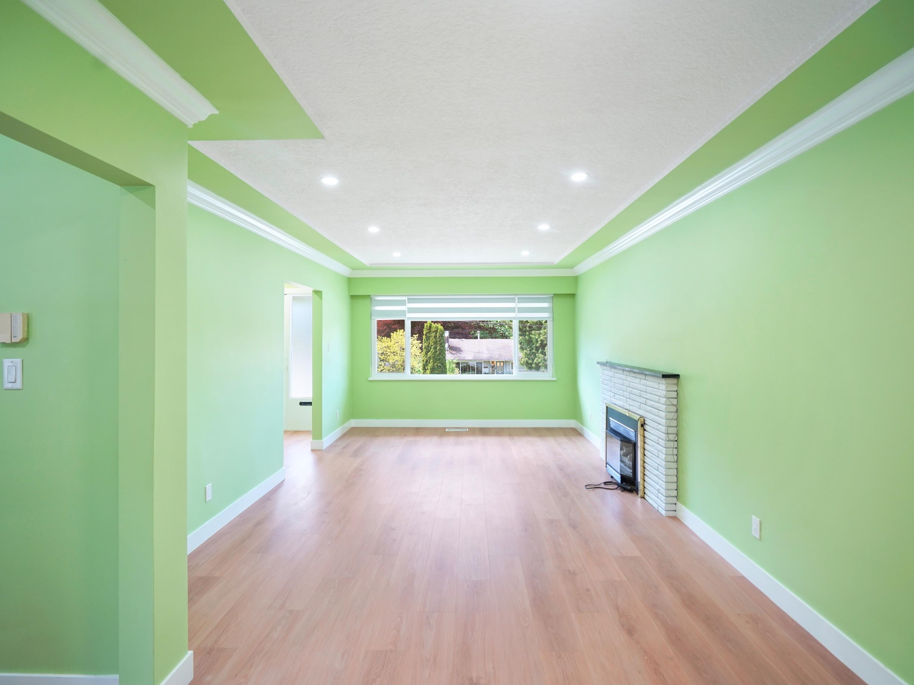14935 Kew Drive, Surrey, BC V3R 4Y1