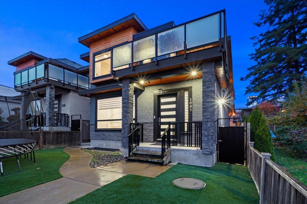 1041 Stewart Avenue, Coquitlam, BC V3K 2N8