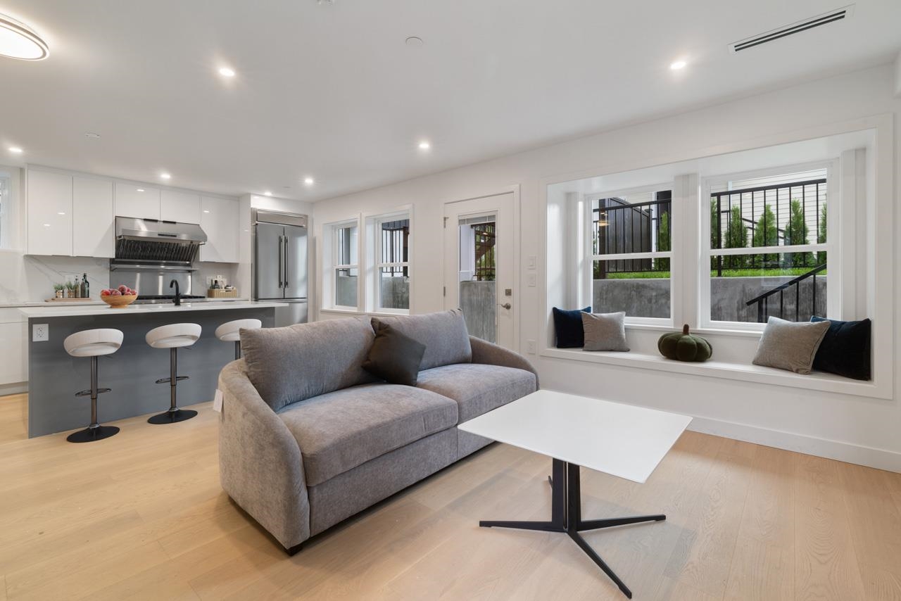 2022 East 4th Avenue #2, Vancouver, BC V5N 1K4