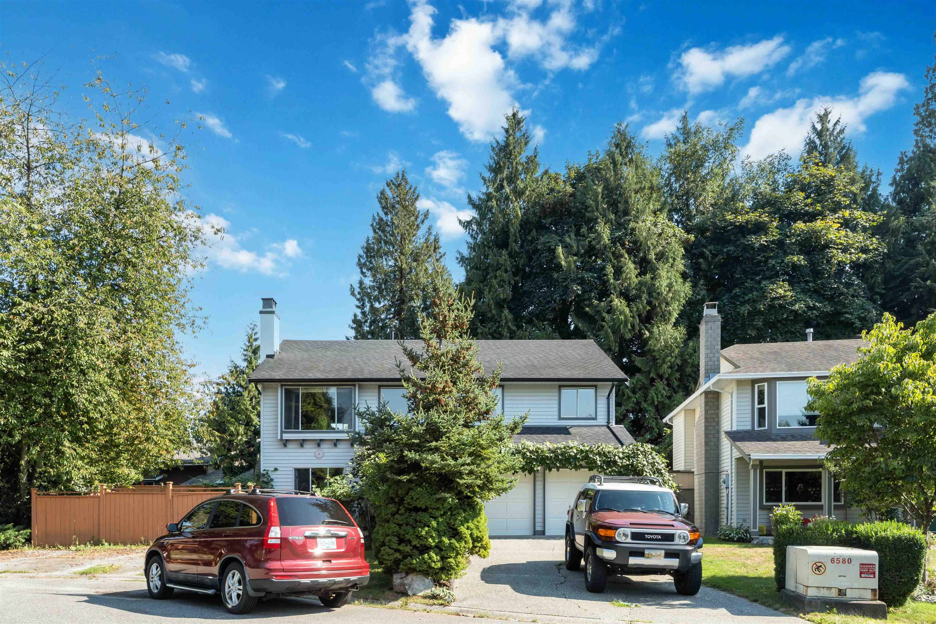 21064 Barker Avenue, Maple Ridge, BC V2X 8R6