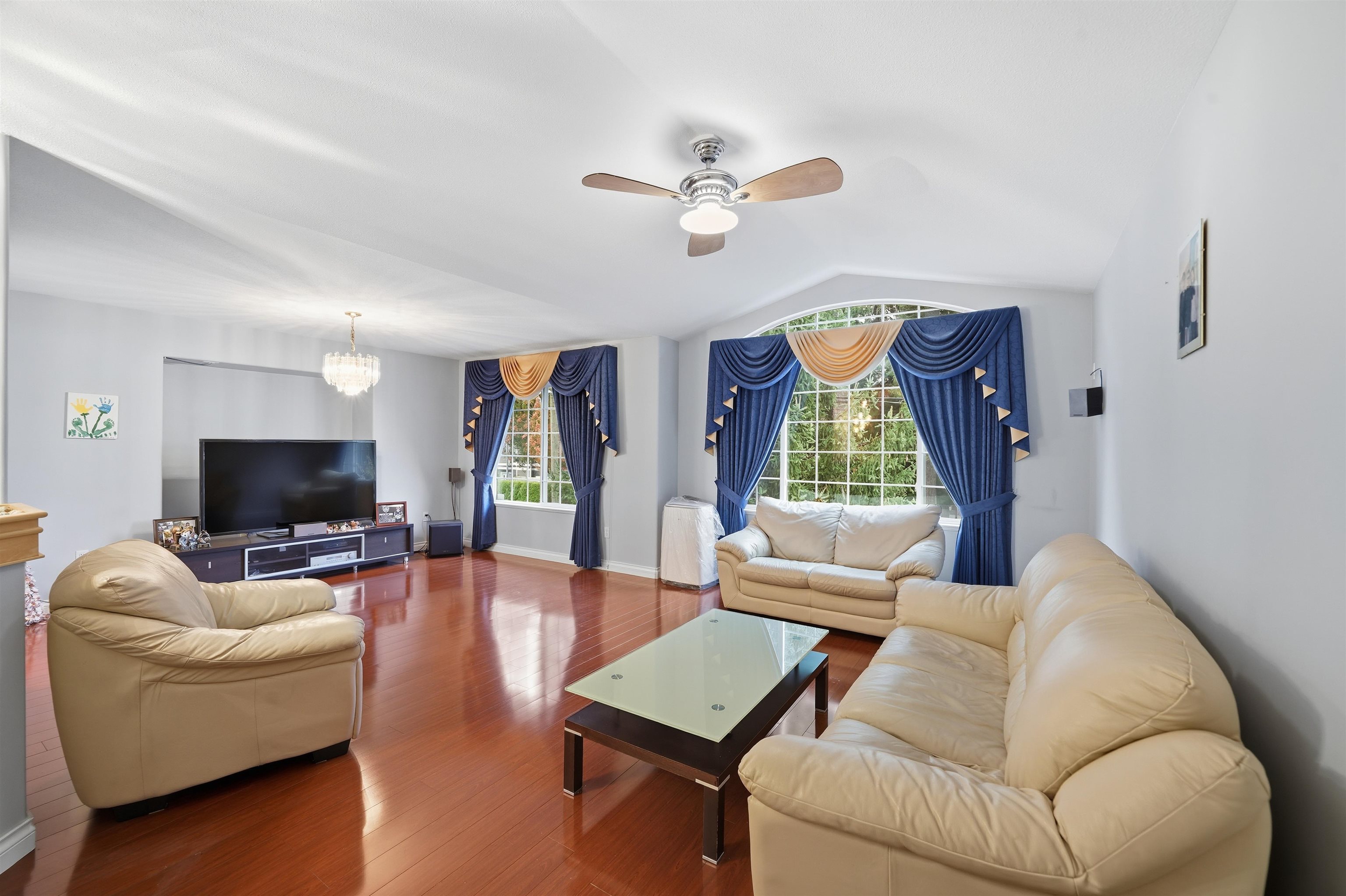 3221 Raleigh Street, Port Coquitlam, BC V3C 3J4