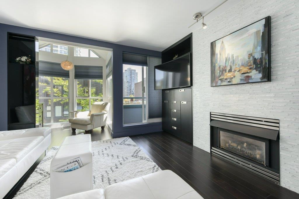939 Homer Street #402, Vancouver, BC V6B 2W6