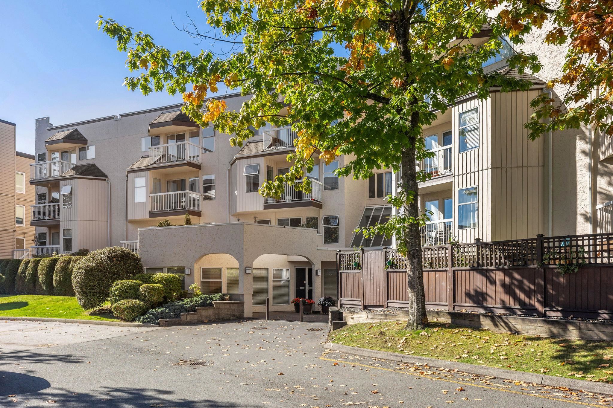 1860 Southmere Crescent East #201, Surrey, BC V4A 6Y7