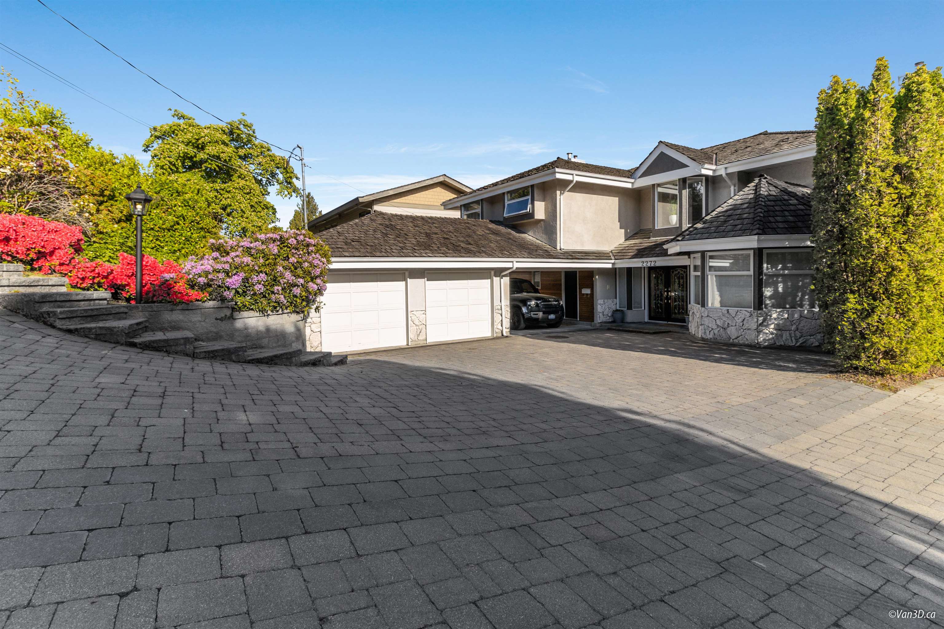 2272 Ottawa Avenue, West Vancouver, BC V7V 2S6