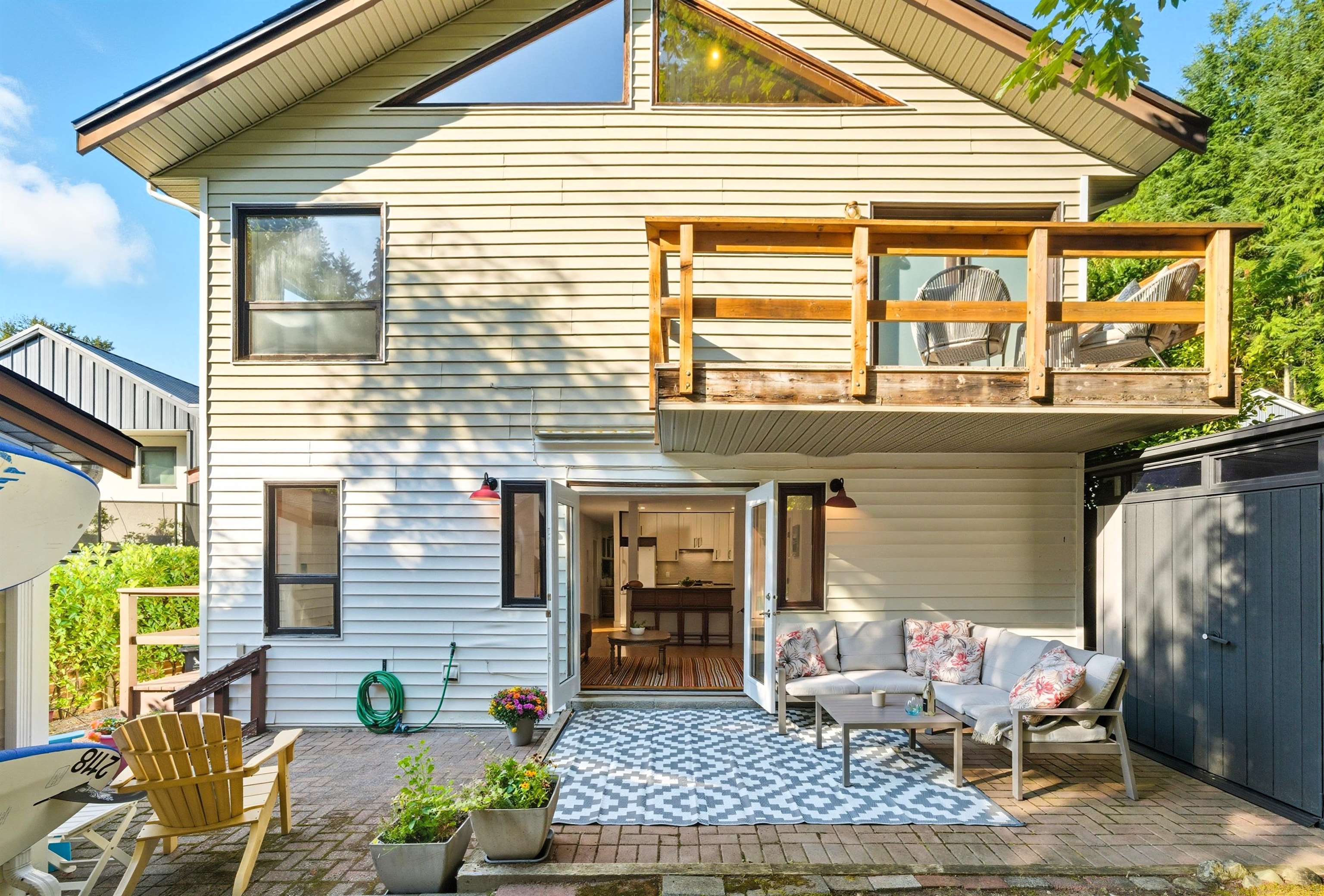 4565 Cove Cliff Road, North Vancouver, BC V7G 1H7