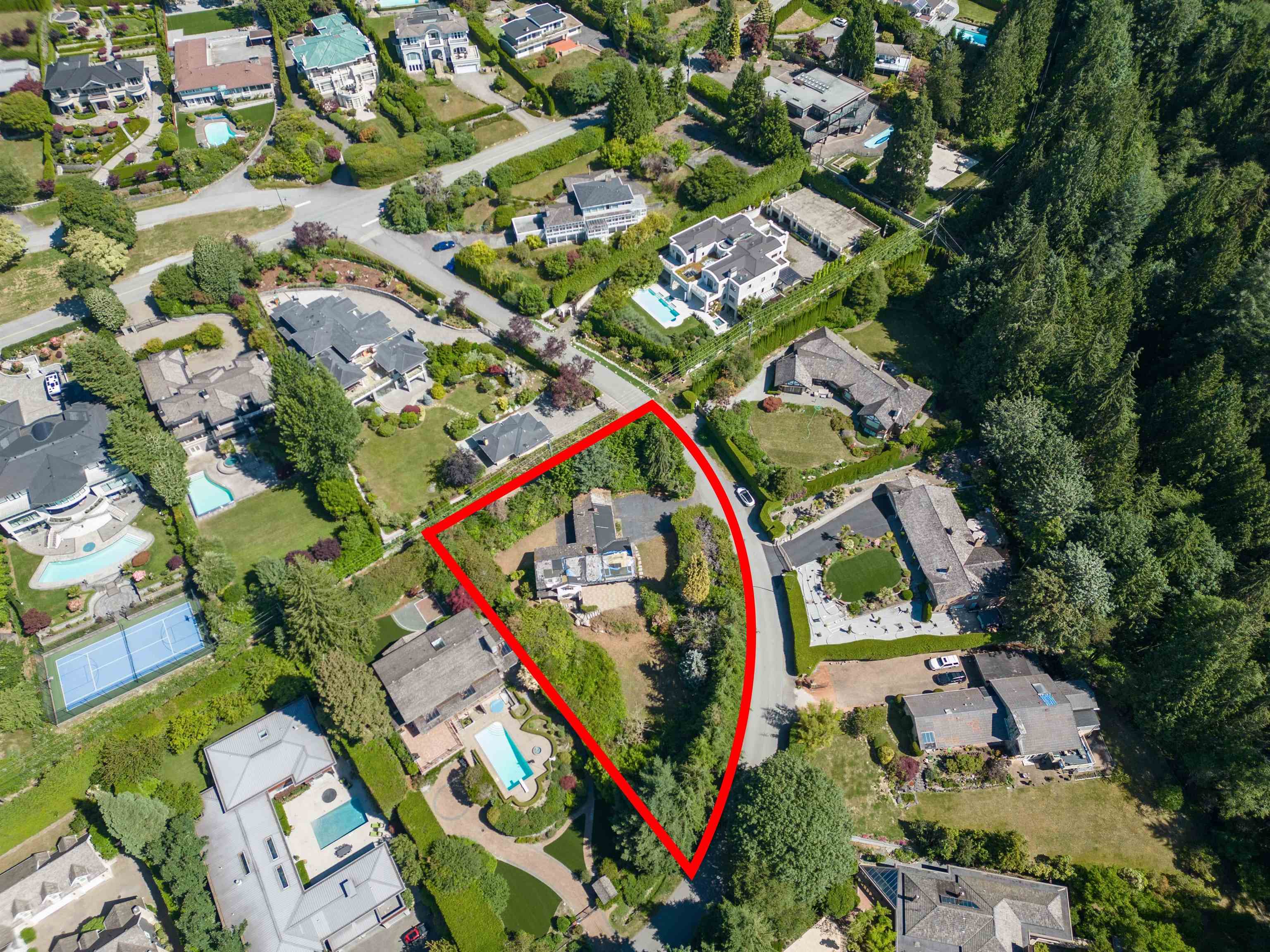 635 Glenmaroon Road, West Vancouver, BC V7S 1P5