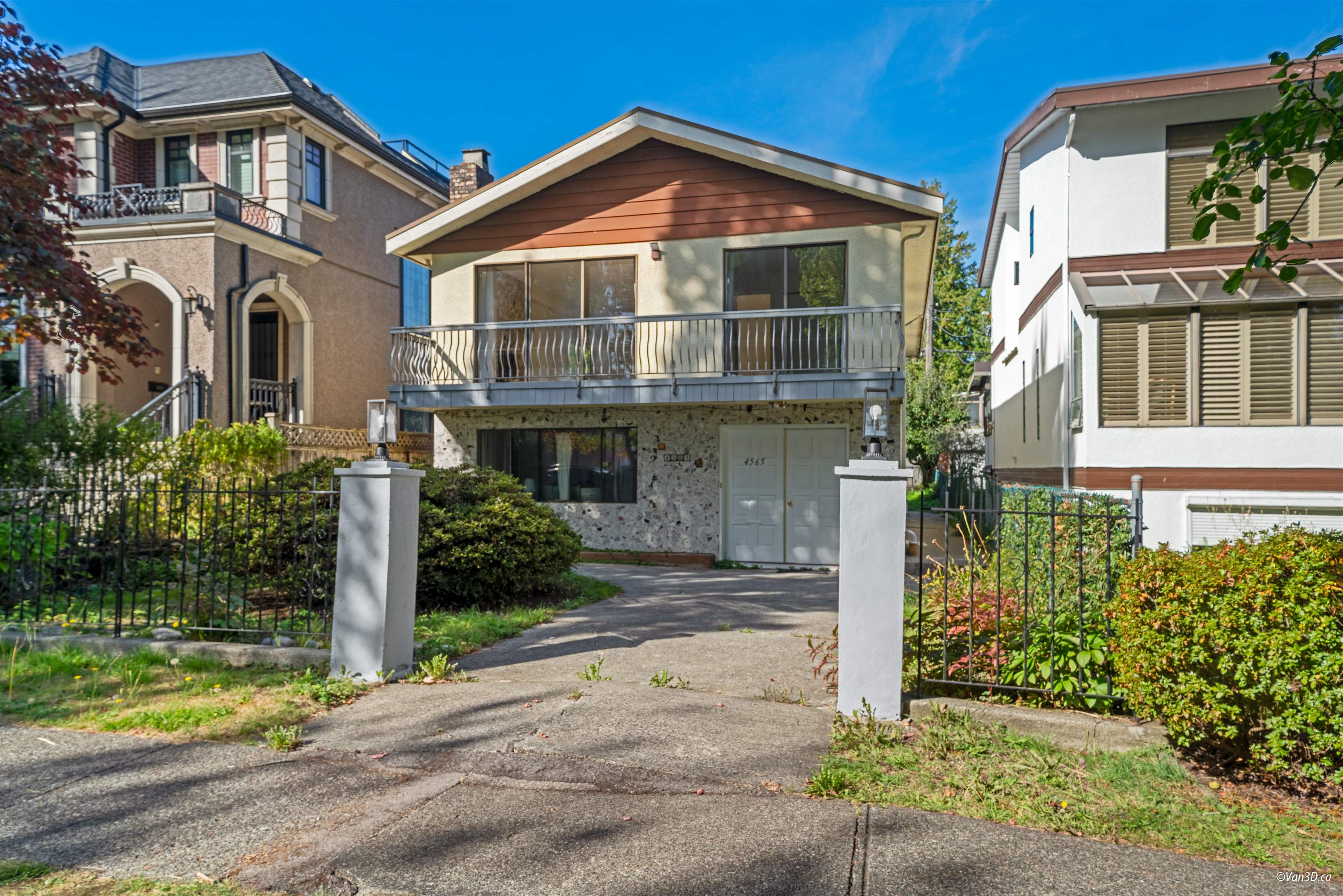 4565 West 9th Avenue, Vancouver, BC V6R 2E2