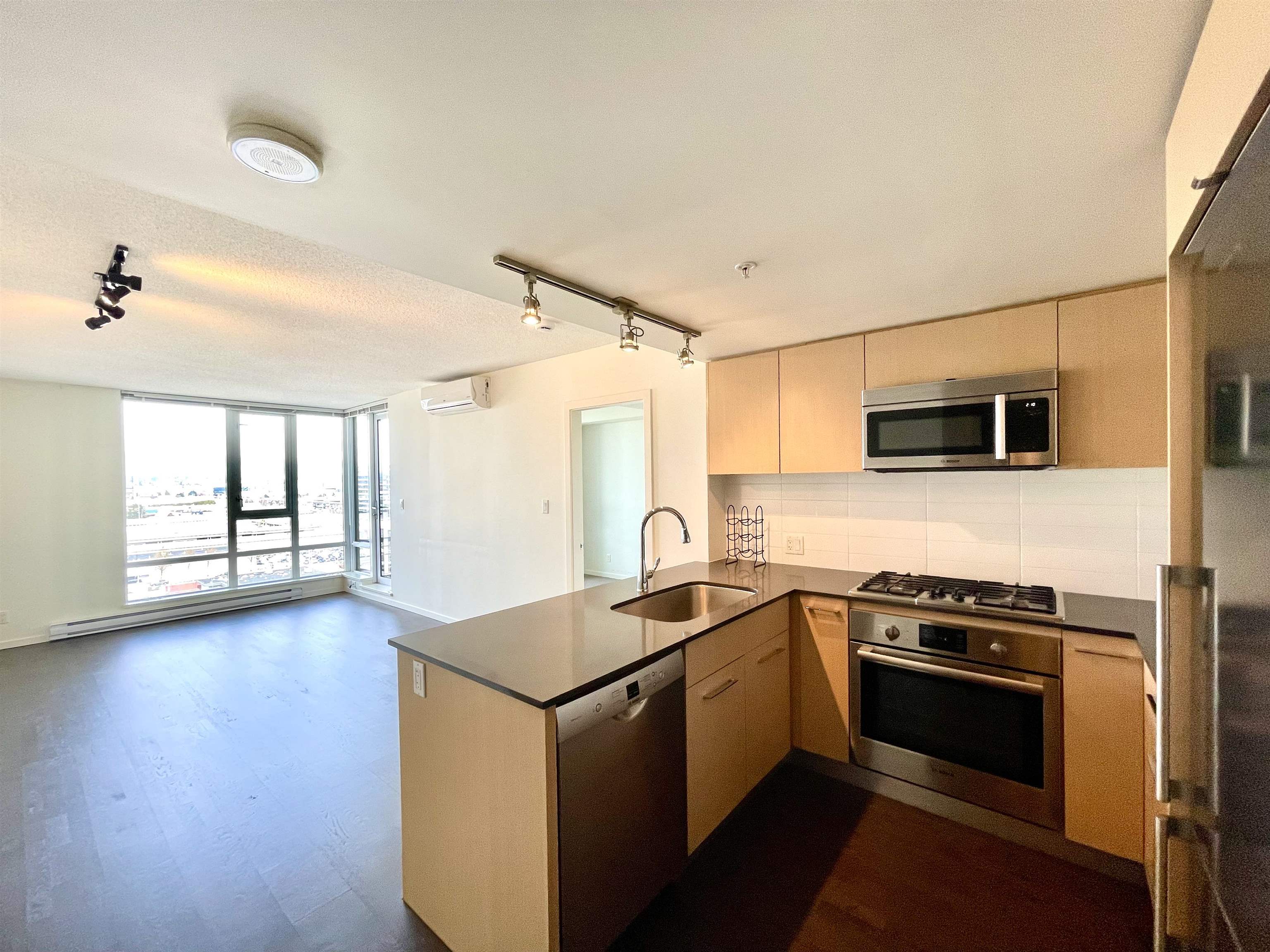 7788 Ackroyd Road #1507, Richmond, BC V6X 0M8