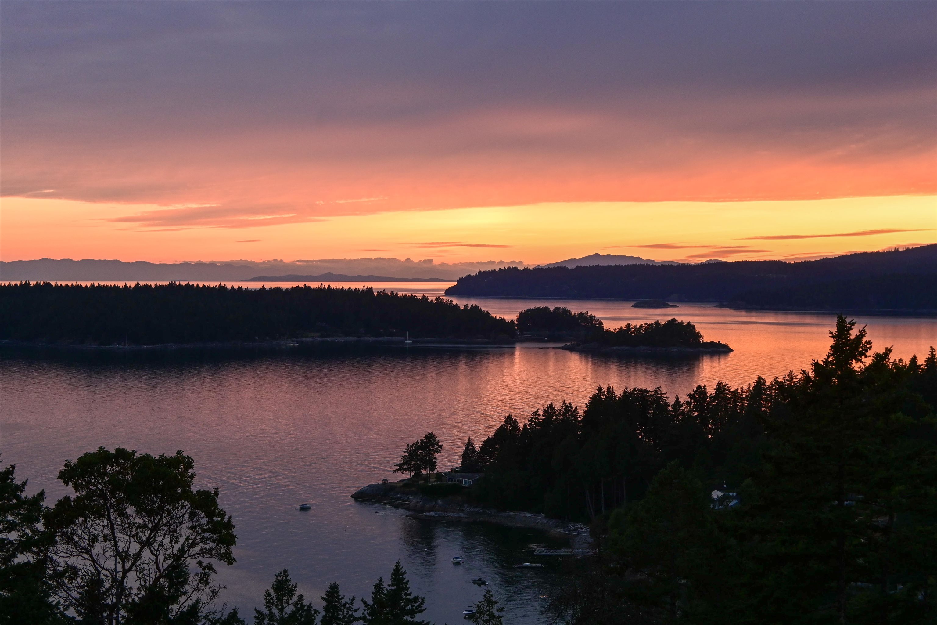 1673 Evergreen Lane, Bowen Island, BC V0N 1G2