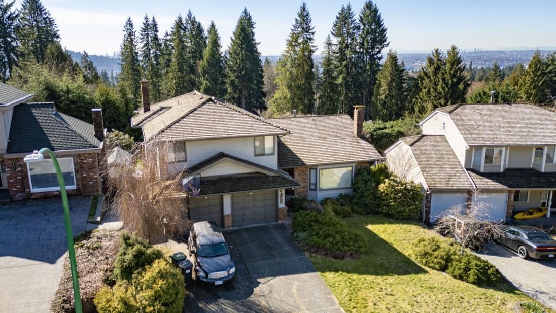 2035 Hill Drive, North Vancouver, BC V7H 2N1