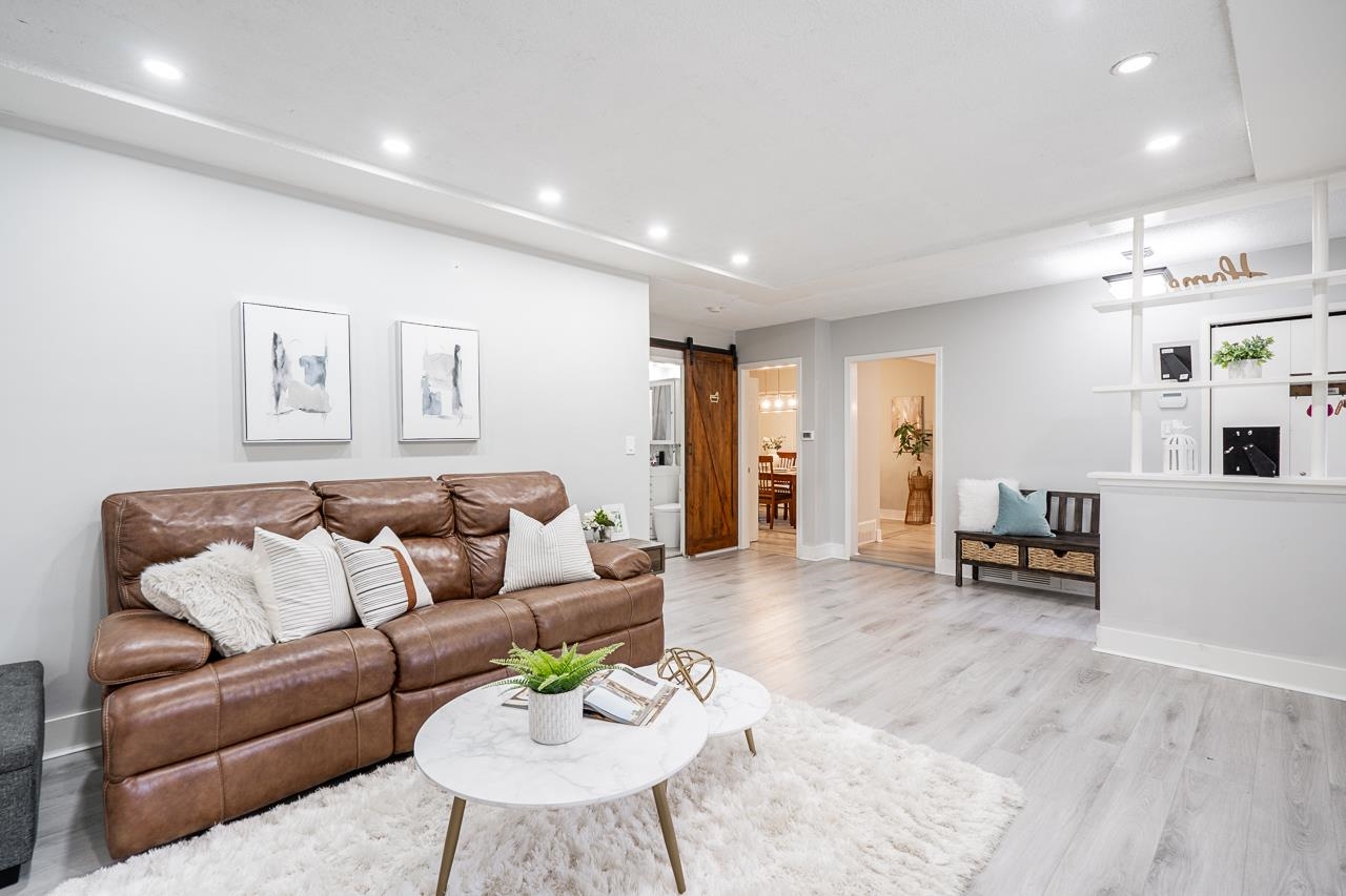 1050 Como Lake Avenue, Coquitlam, BC V3J 3N8