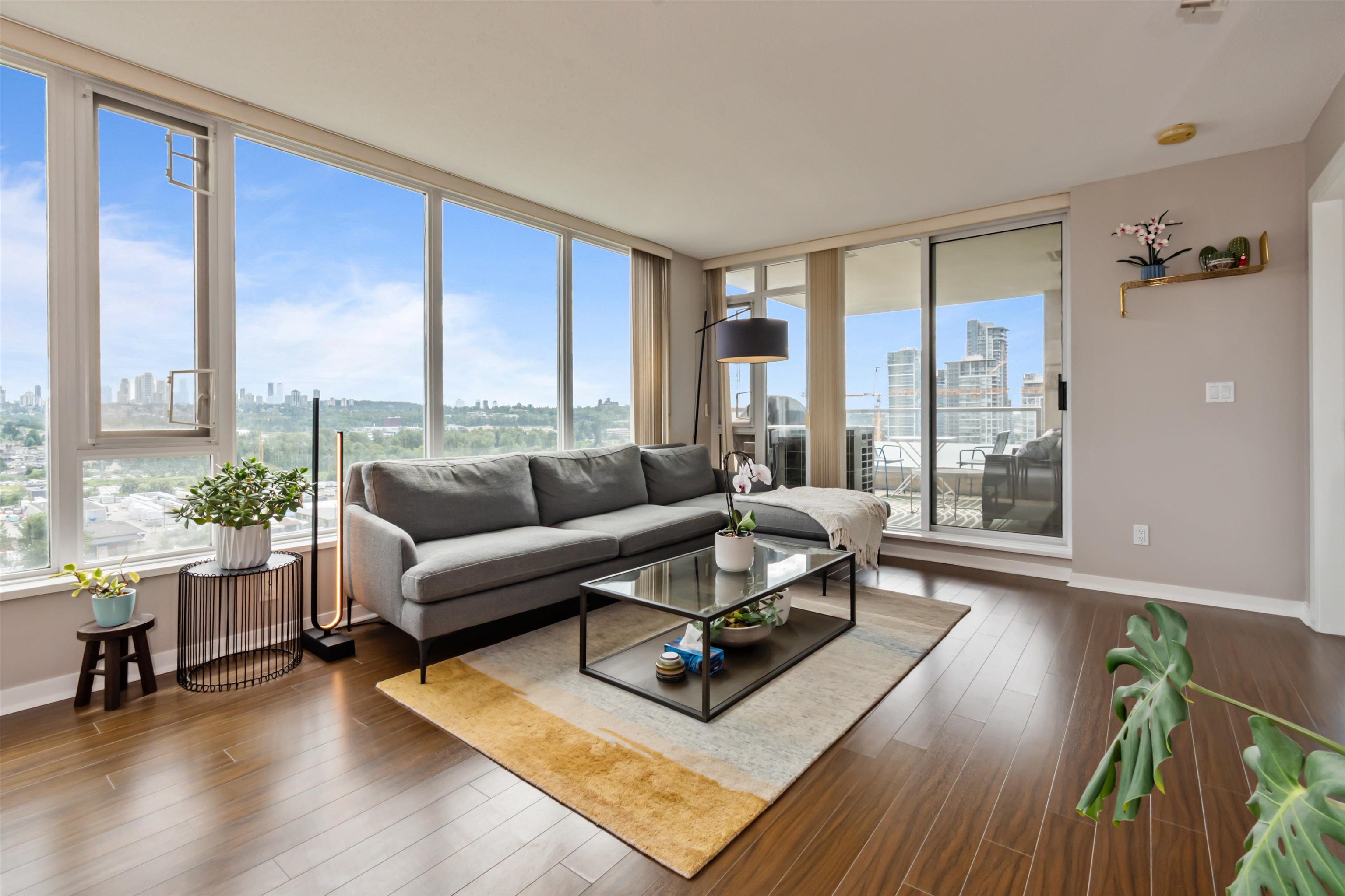 2133 Douglas Road #1808, Burnaby, BC V5C 0E9