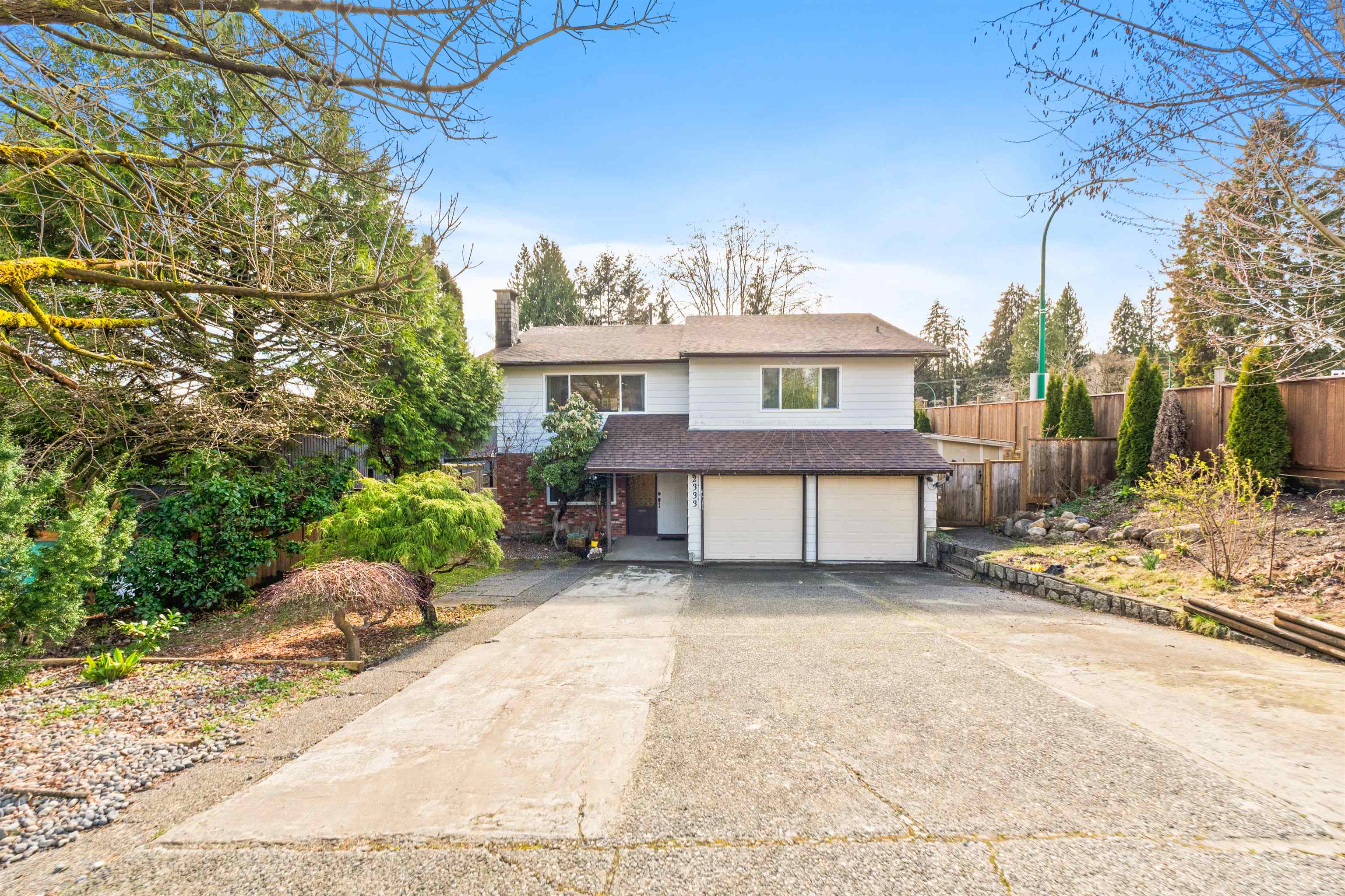 2333 Kirkstone Road, North Vancouver, BC V7J 3M1