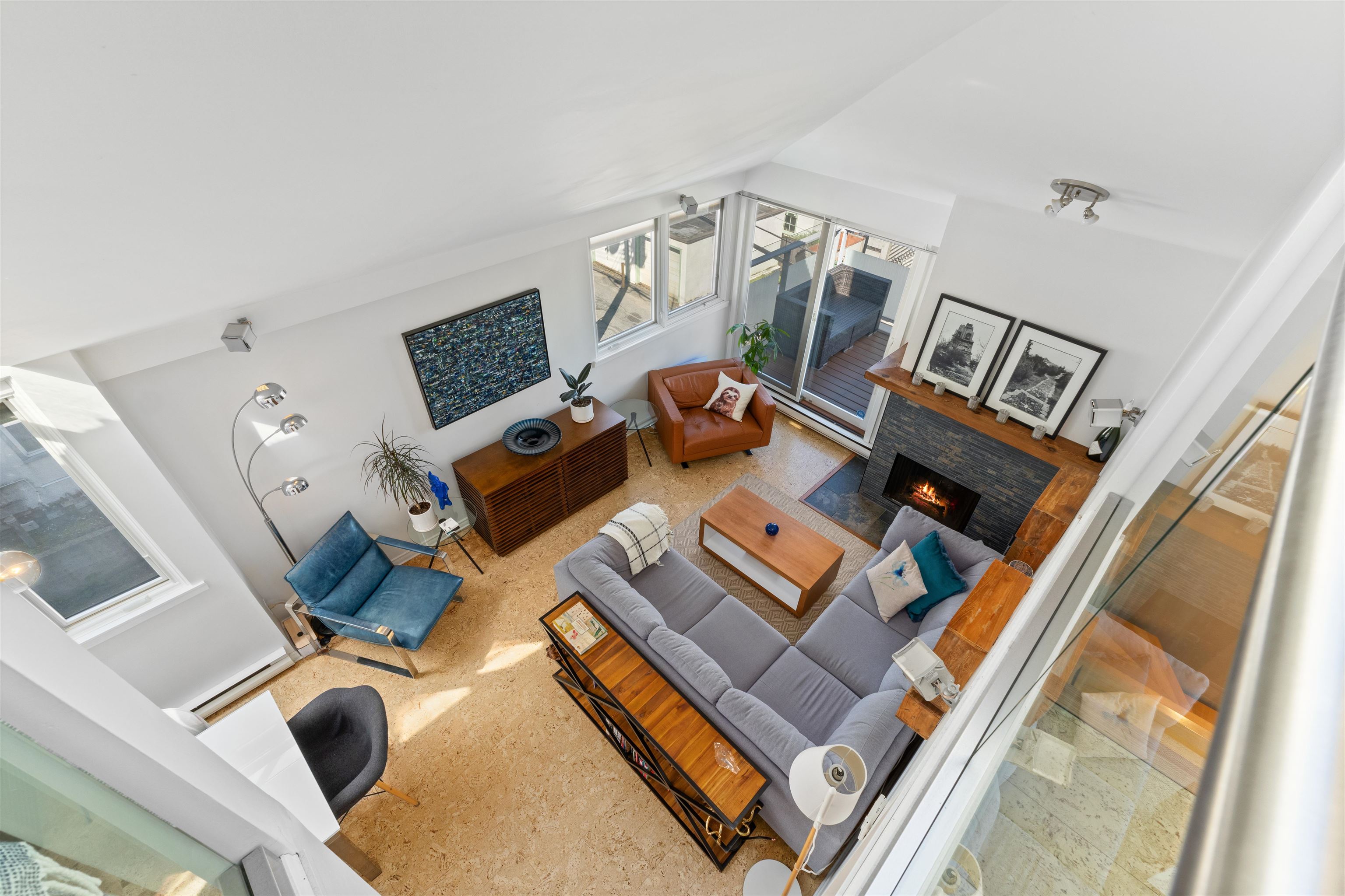 1633 Yew Street #202, Vancouver, BC V6K 3E6