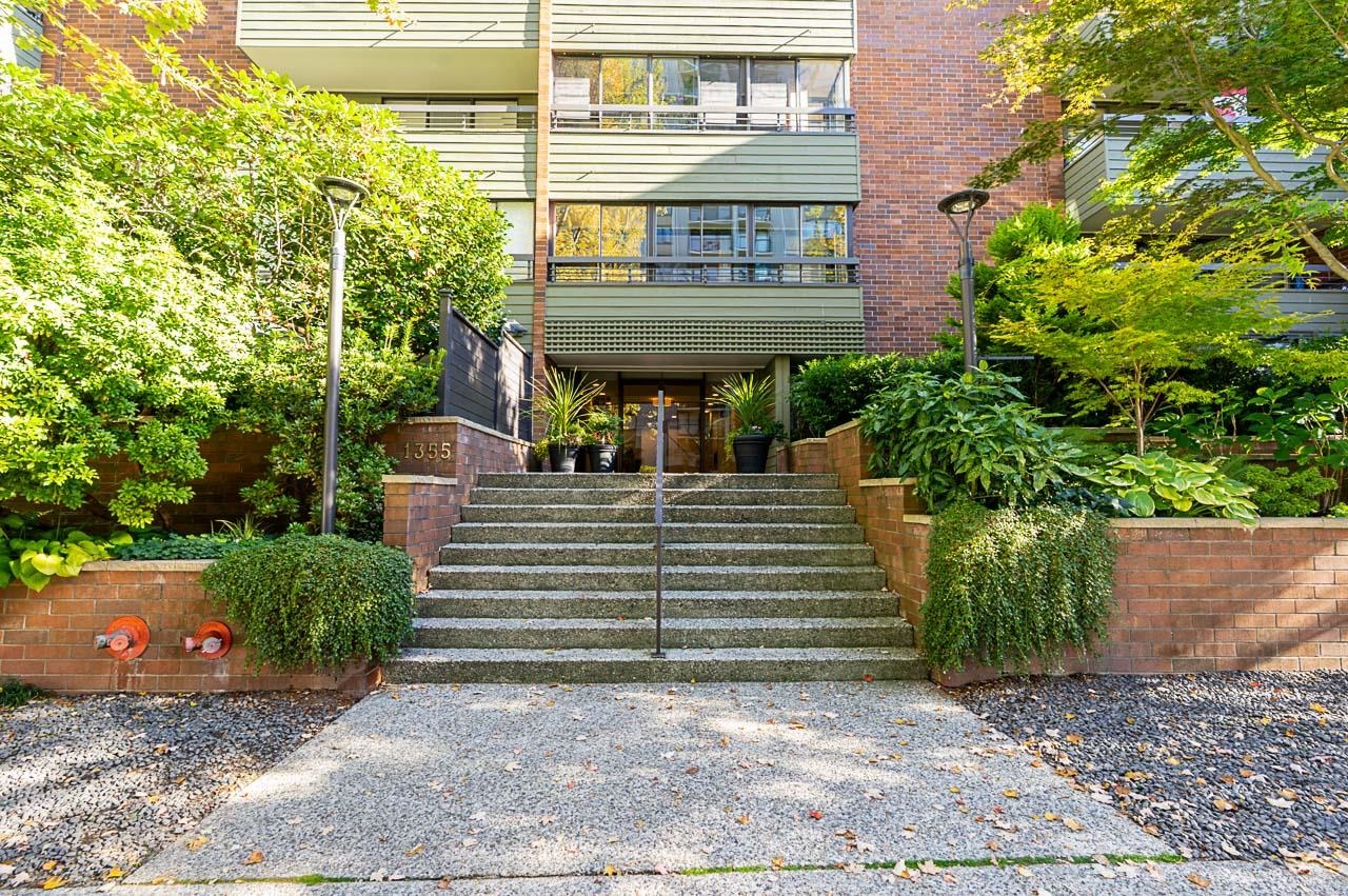 1355 Harwood Street #208, Vancouver, BC V6E 3W3