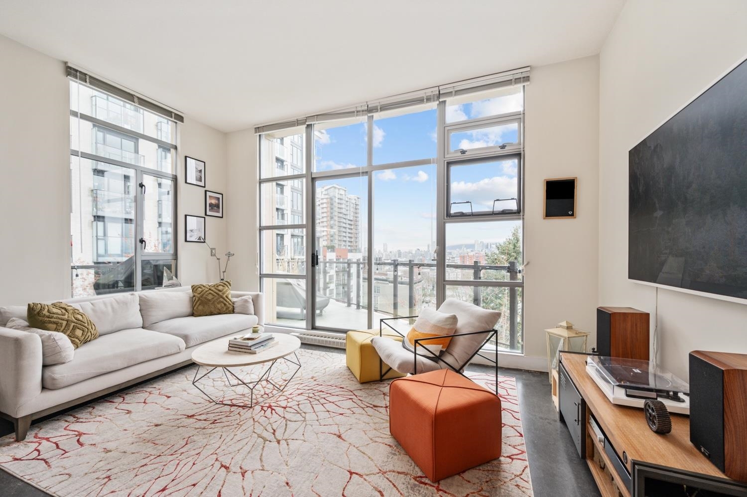 2635 Prince Edward Street #606, Vancouver, BC V5T 4V7