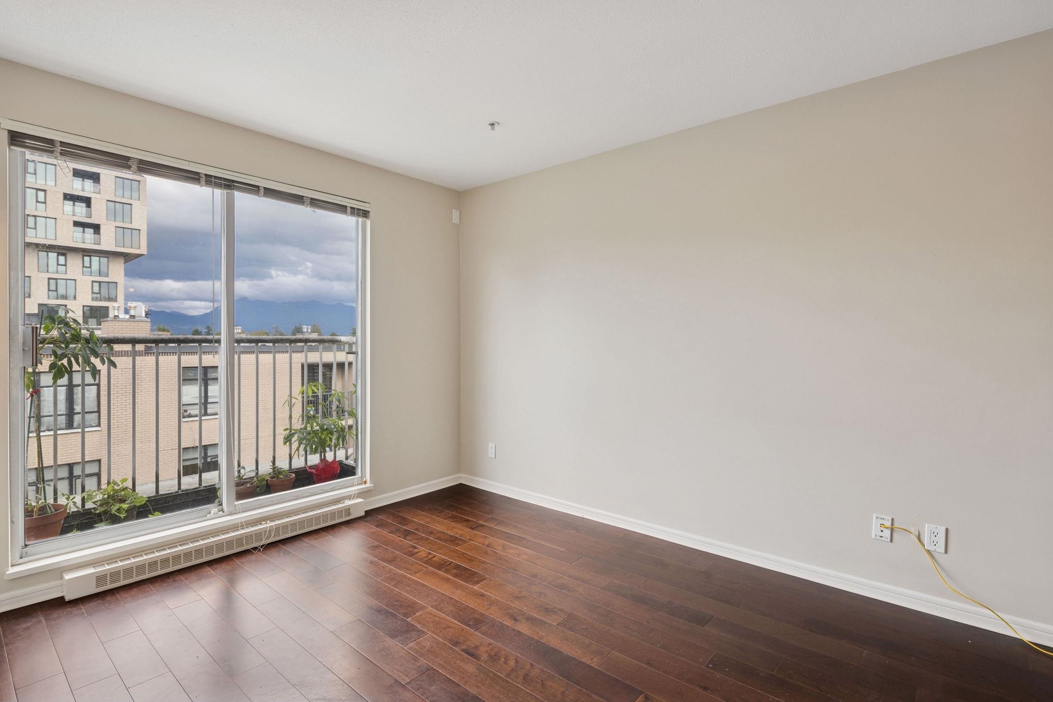 3727 West 10th Avenue #311, Vancouver, BC V6R 2G5