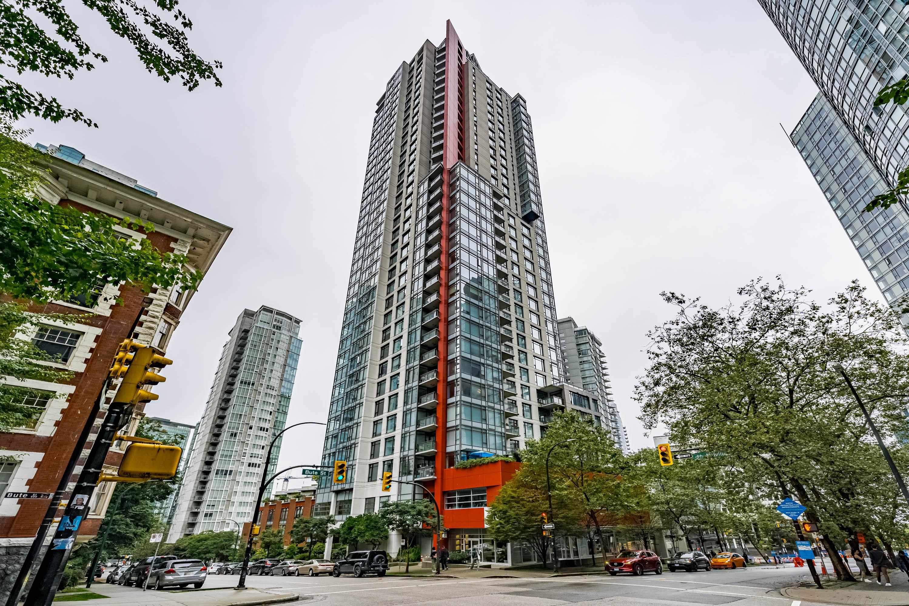 1211 Melville Street #404, Vancouver, BC V6E 0A7