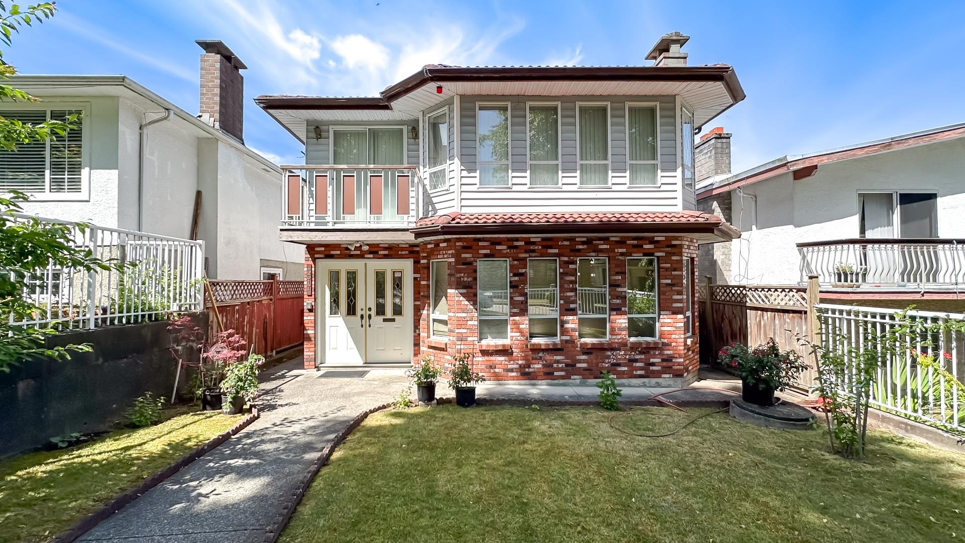 3317 East 2nd Avenue, Vancouver, BC V5M 1G4