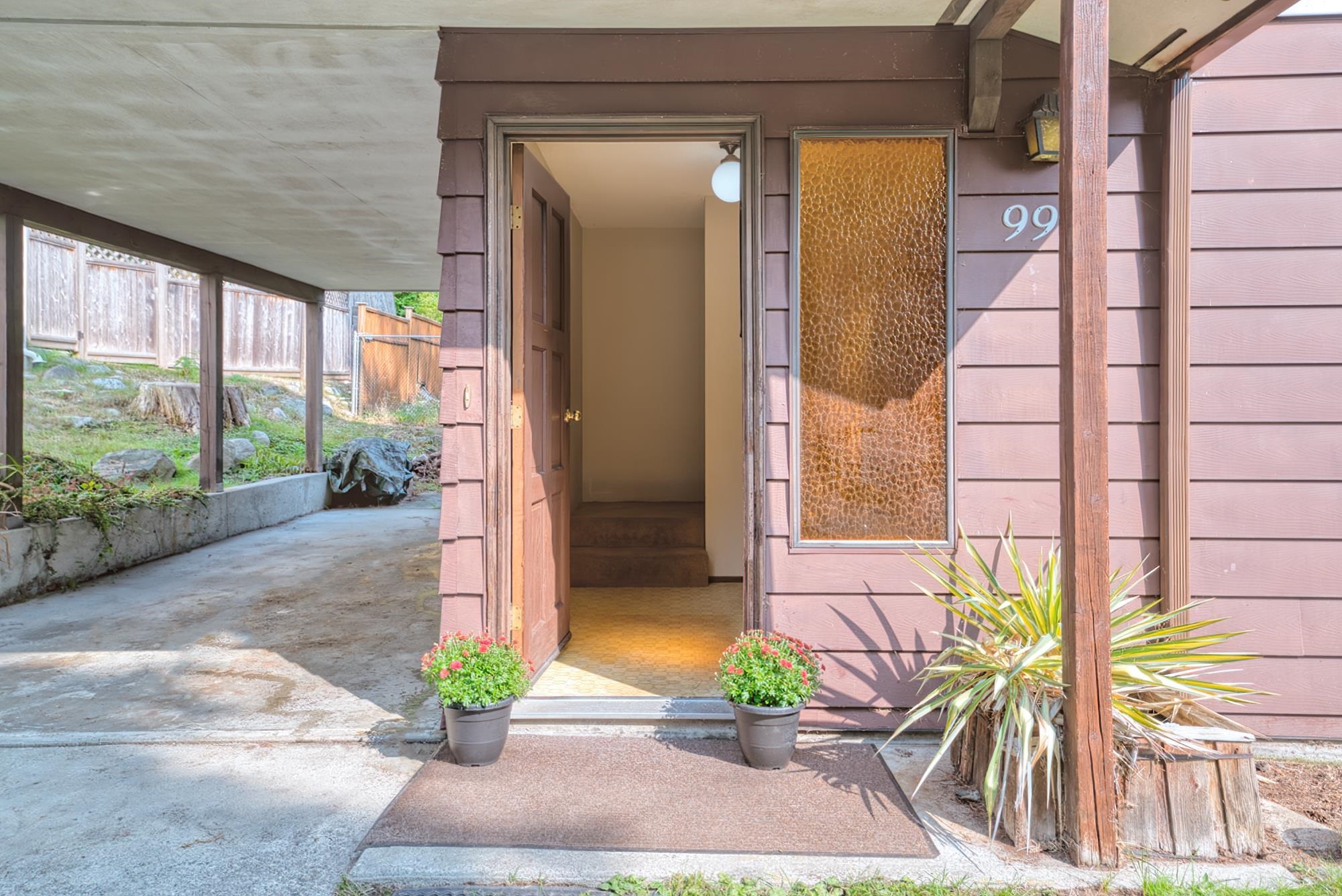 998 Fircrest Road, Gibsons, BC V0N 1V4