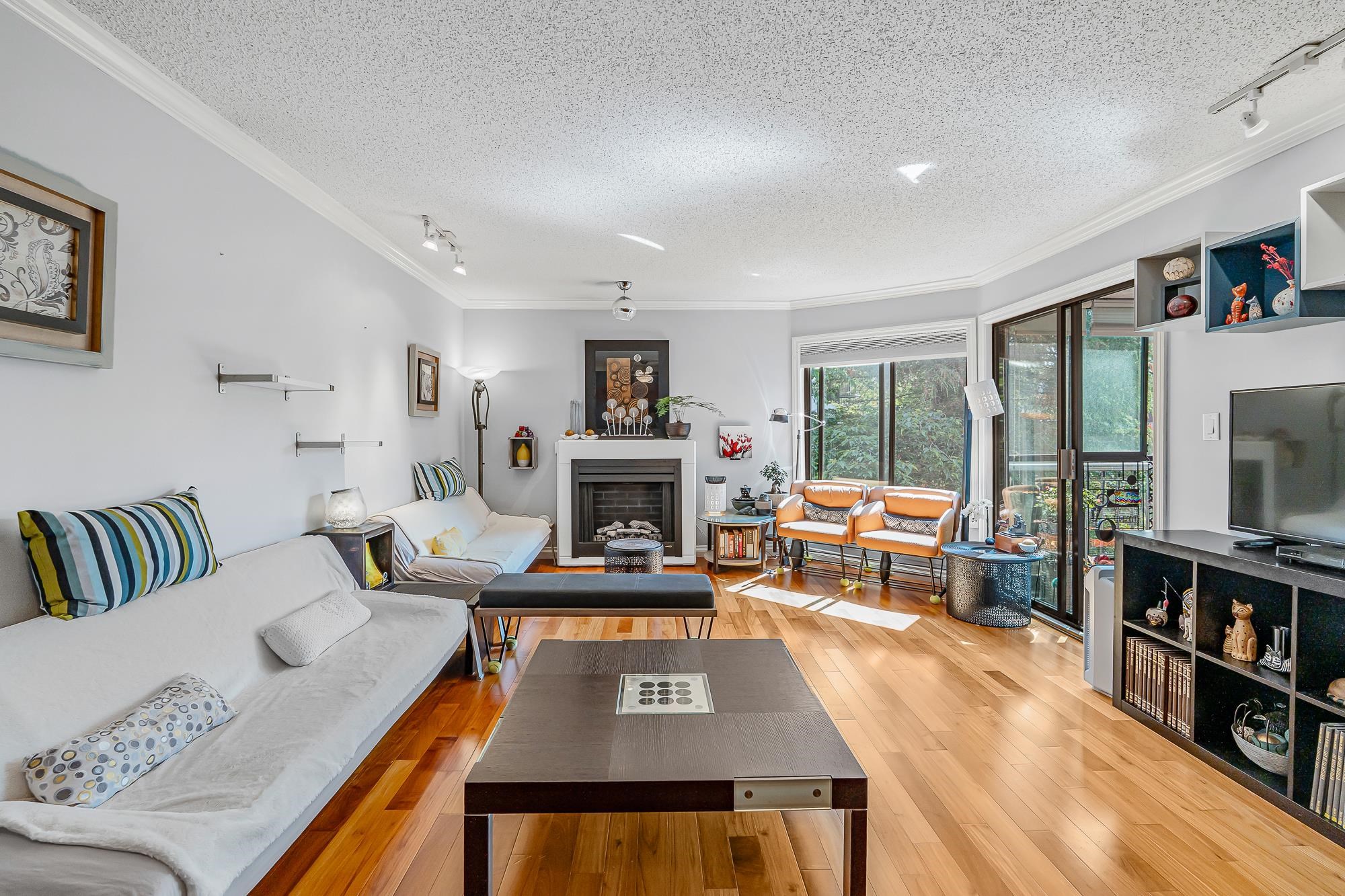 1520 Vidal Street #302, White Rock, BC V4B 3T7