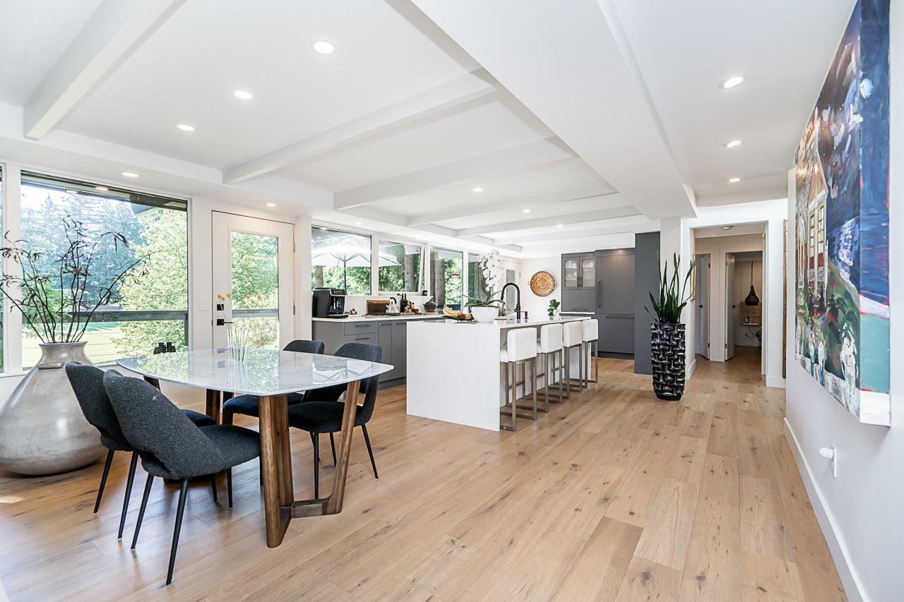 6070 Marine Drive, West Vancouver, BC V7W 2S3