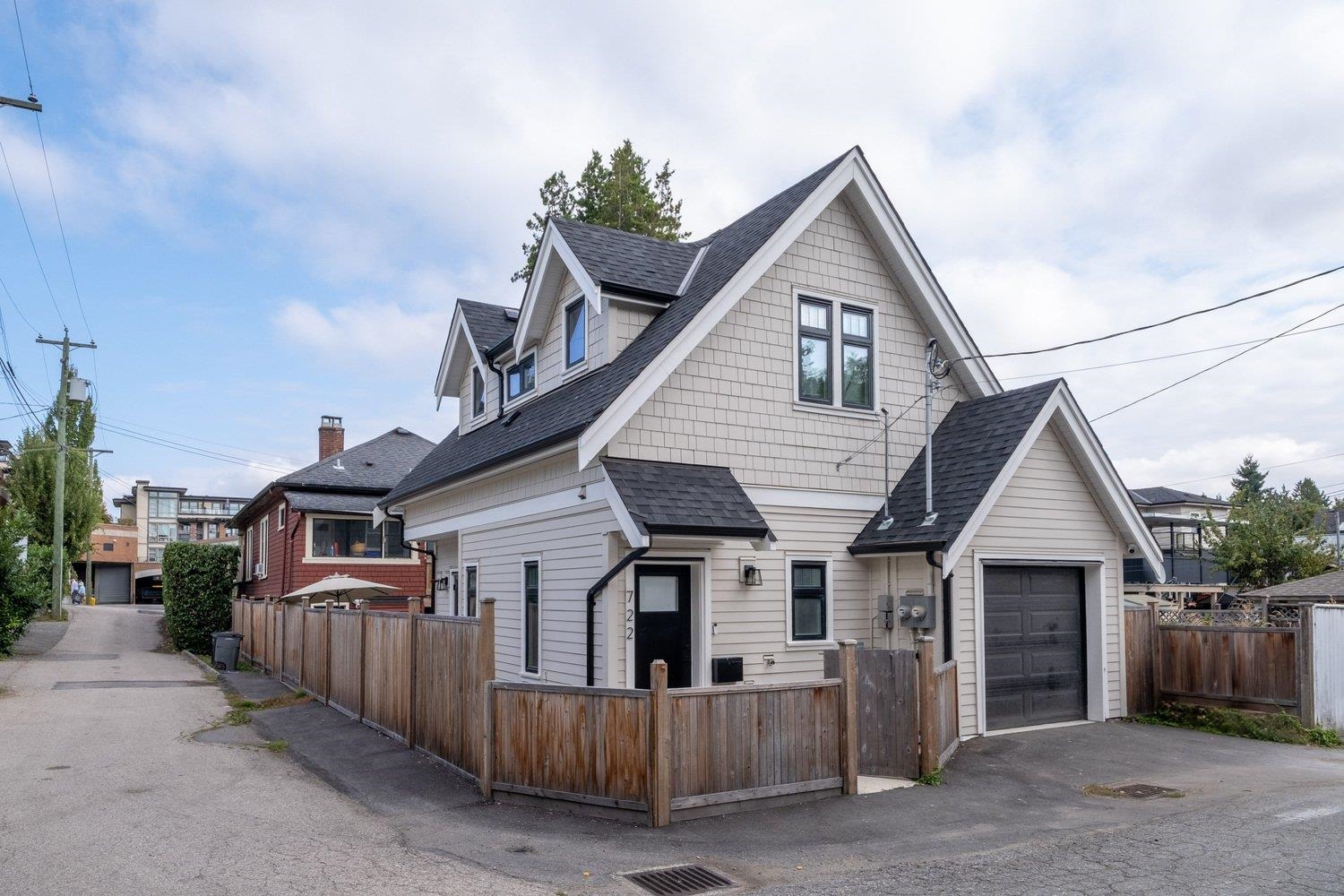 720 East 30th Avenue, Vancouver, BC V5V 2V9