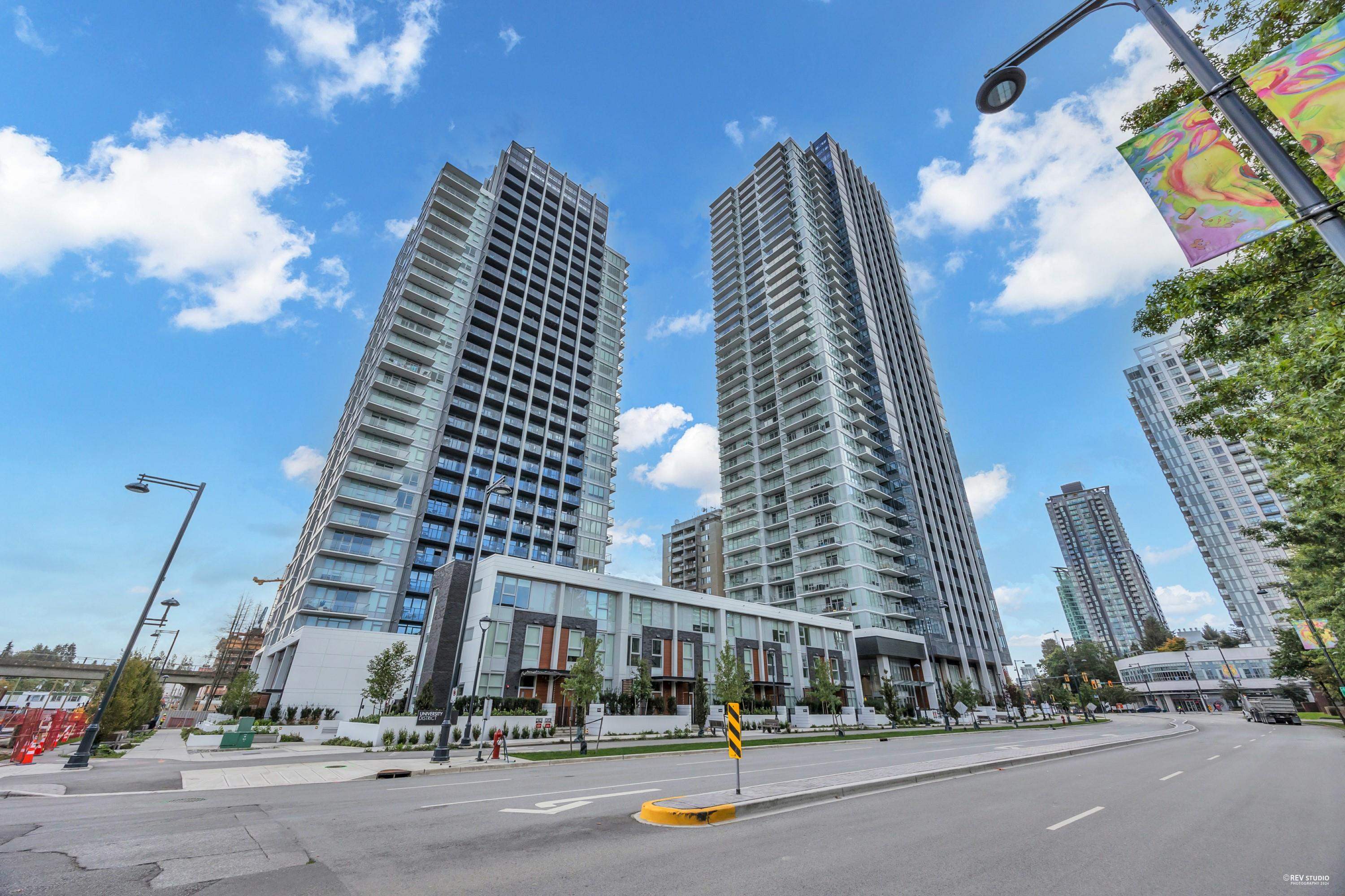 10448 University Dr #1506, Surrey, BC V3T 0S7