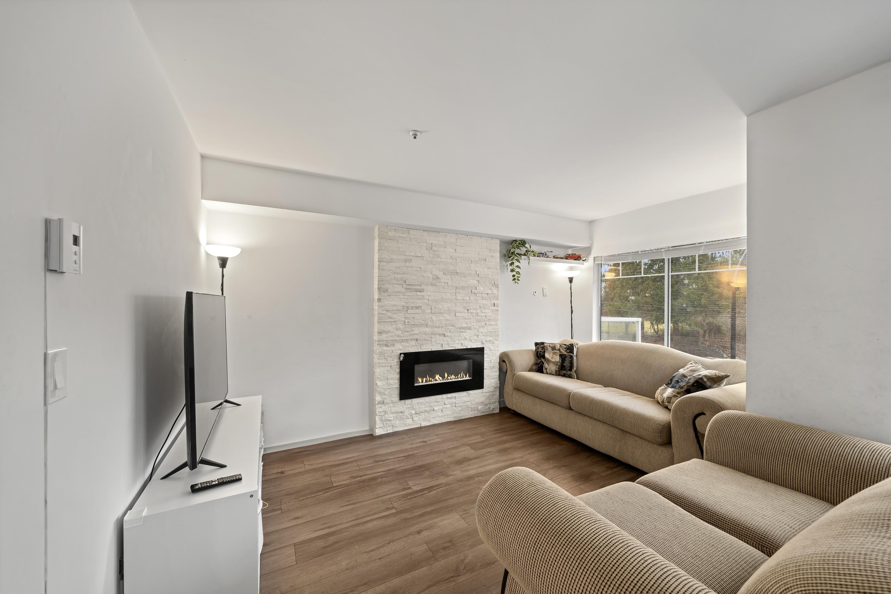 11671 Fraser Street #201, Maple Ridge, BC V2X 6C4
