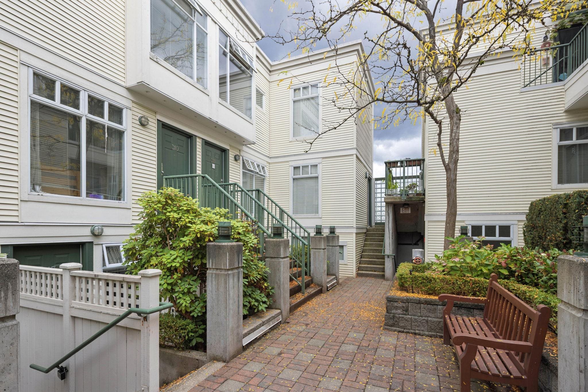 3727 West 10th Avenue #311, Vancouver, BC V6R 2G5