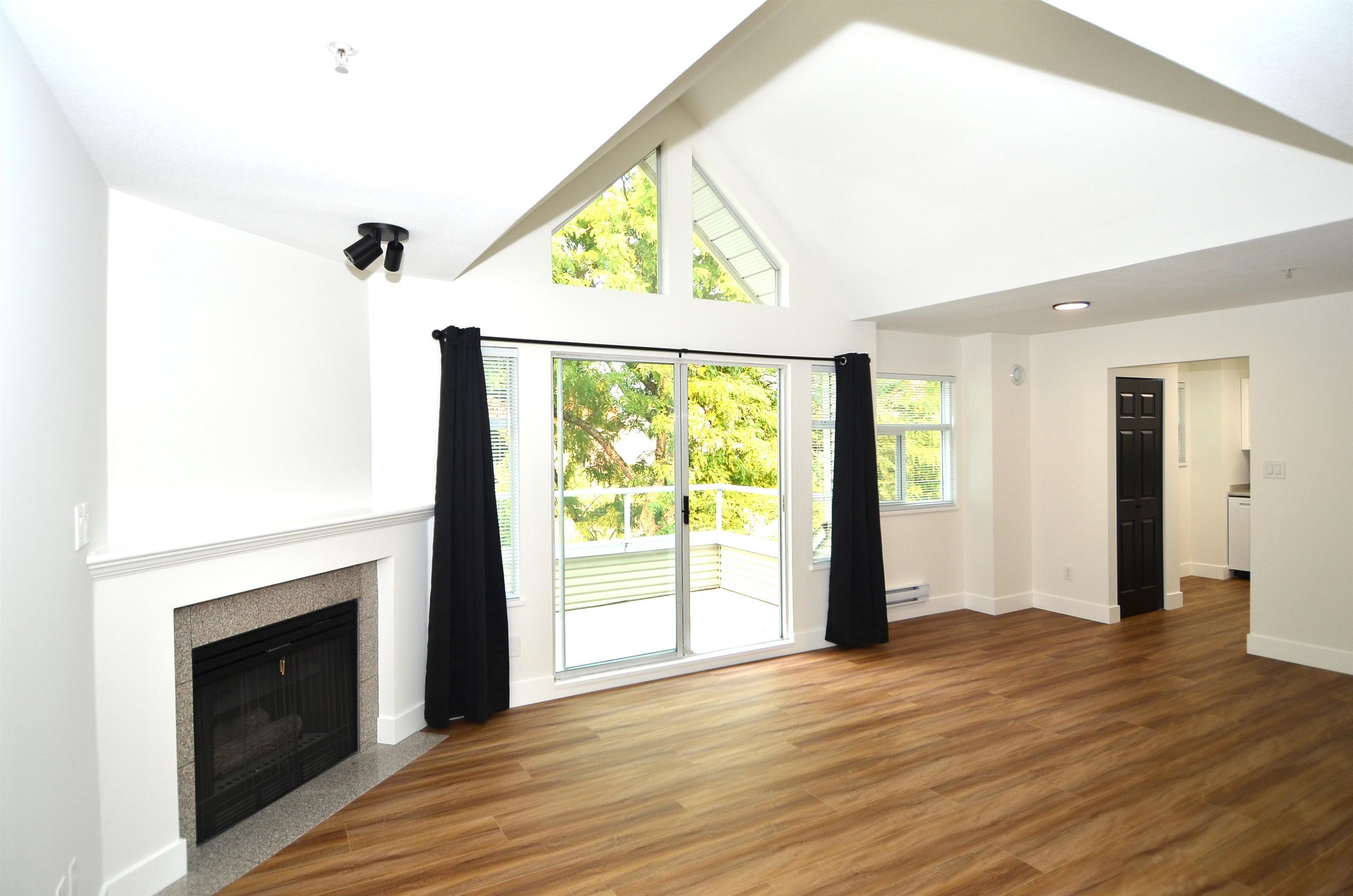3638 Rae Avenue #404, Vancouver, BC V5R 2P5