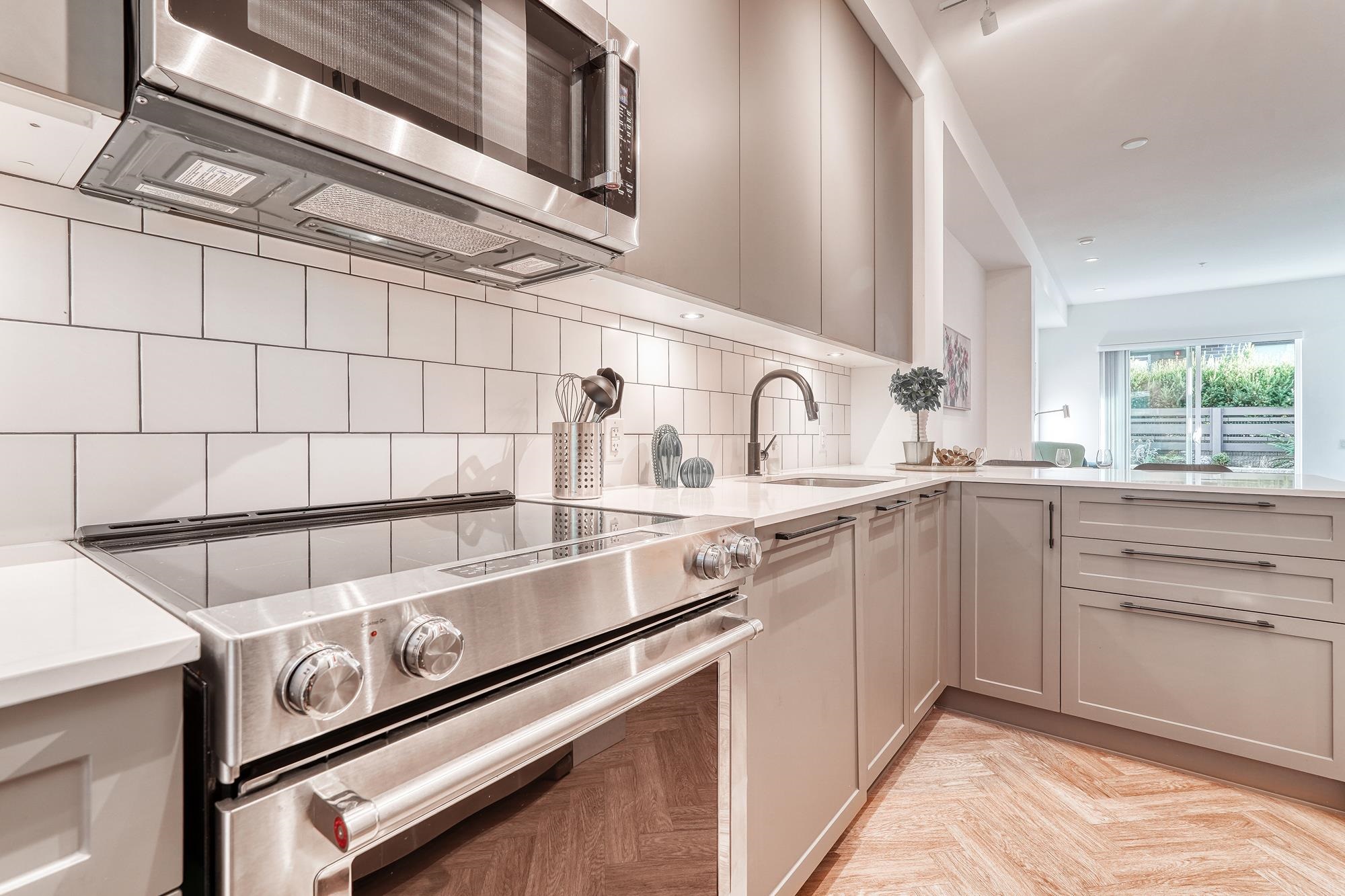 9735 University Crescent #13, Burnaby, BC V5A 0E8