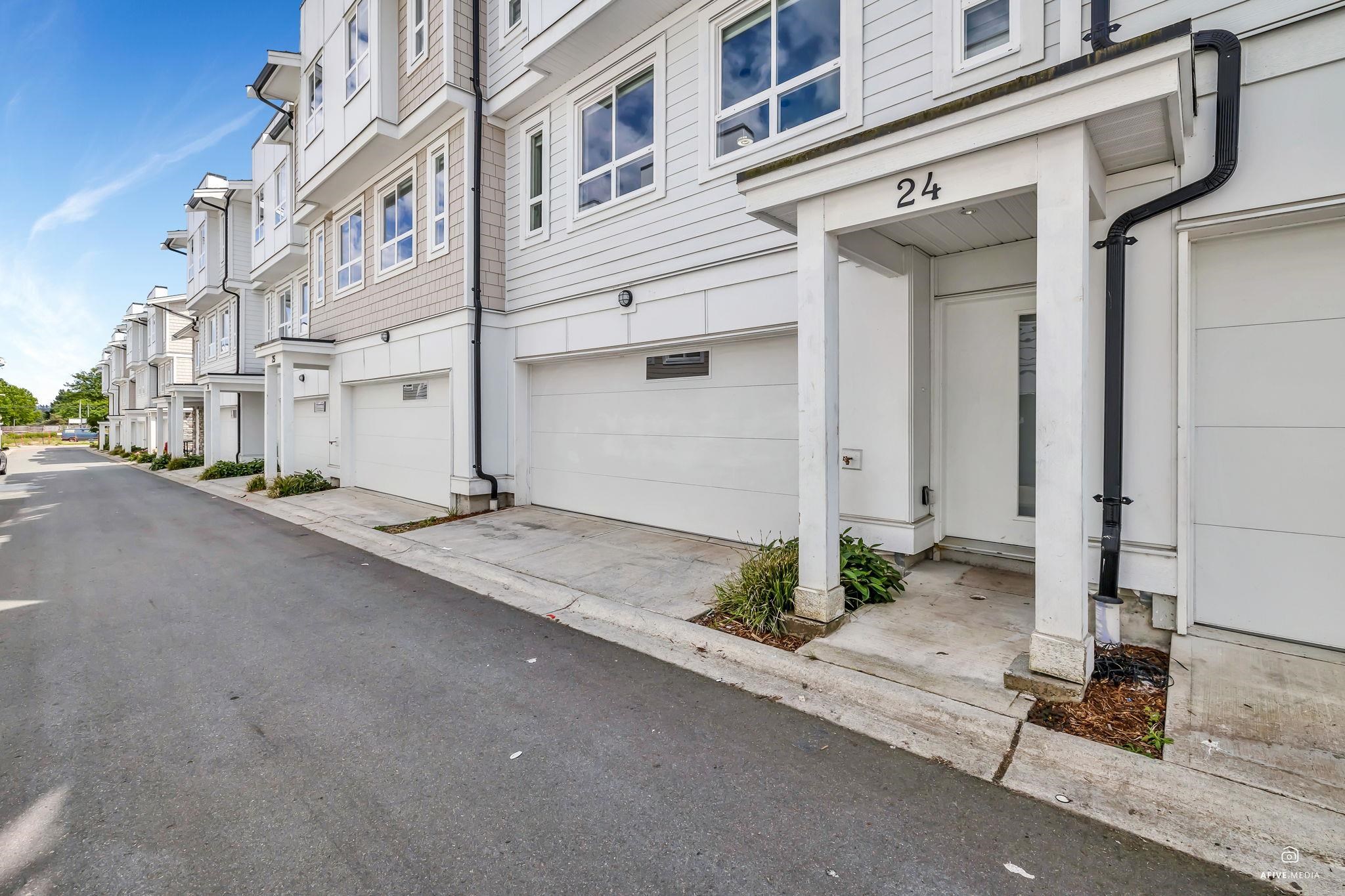 8181 135a St #24, Surrey, BC V3W 3N8