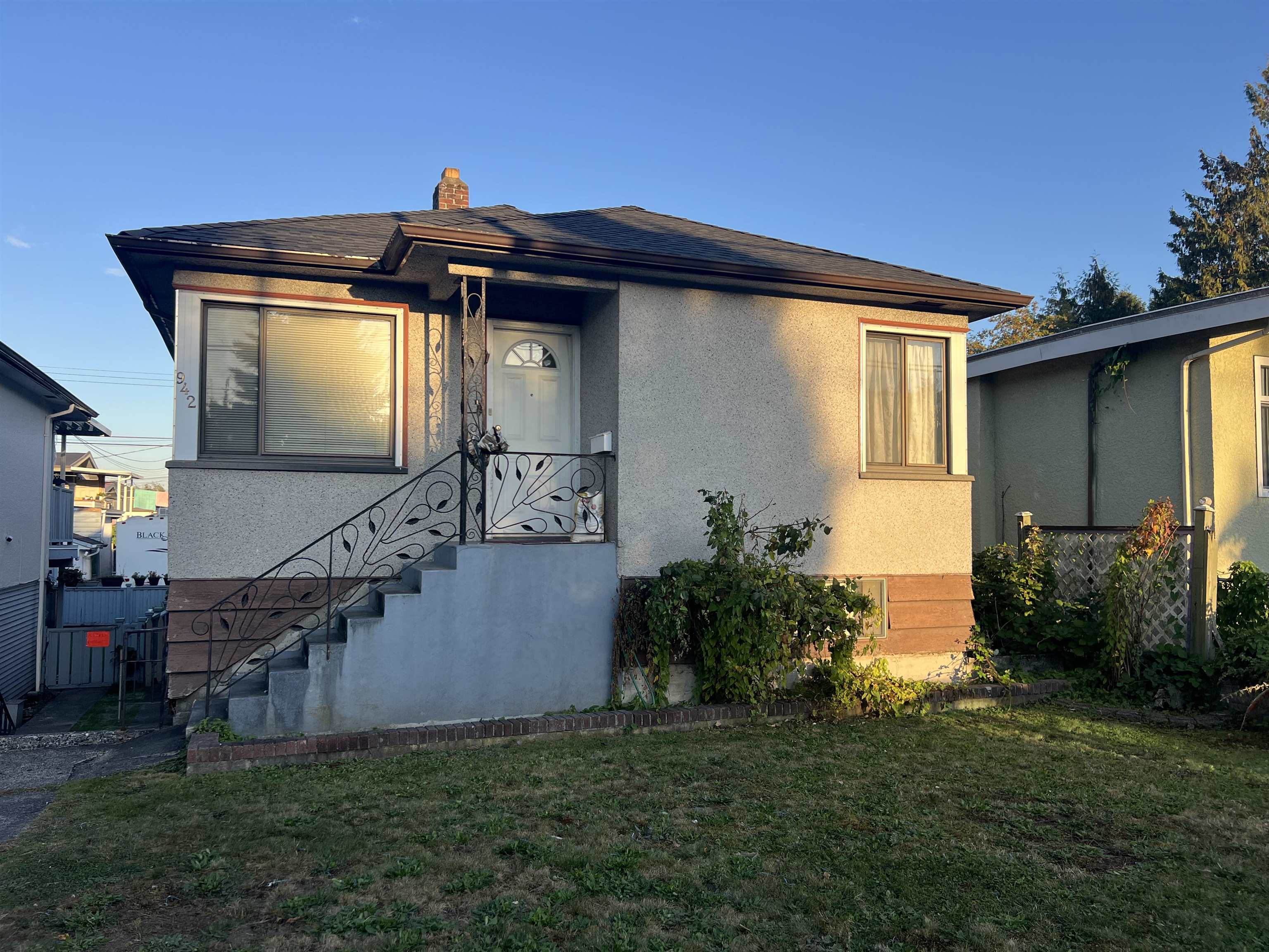 942 Nanaimo Street, Vancouver, BC V5L 4S9