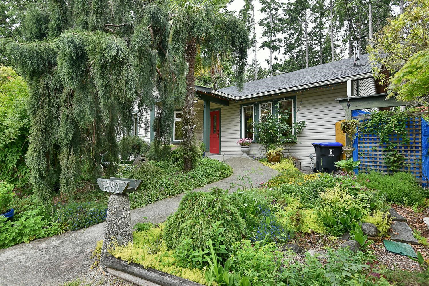 4382 Marble Road, Sechelt, BC V7Z 0B1