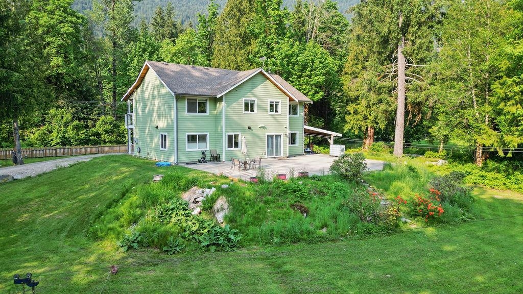 14605 Squamish Valley Road, Squamish, BC V0N 1H0
