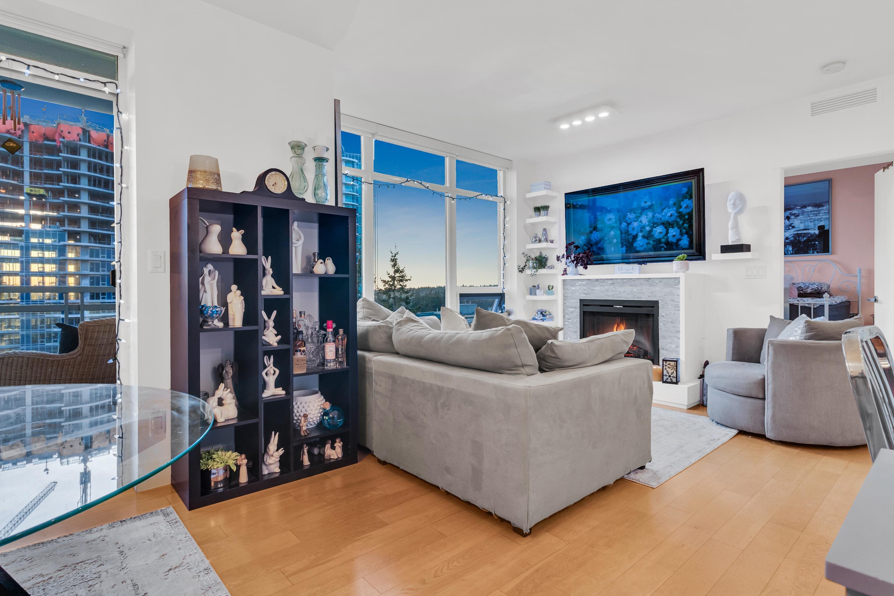 15152 Russell Avenue #1203, White Rock, BC V4B 0A3