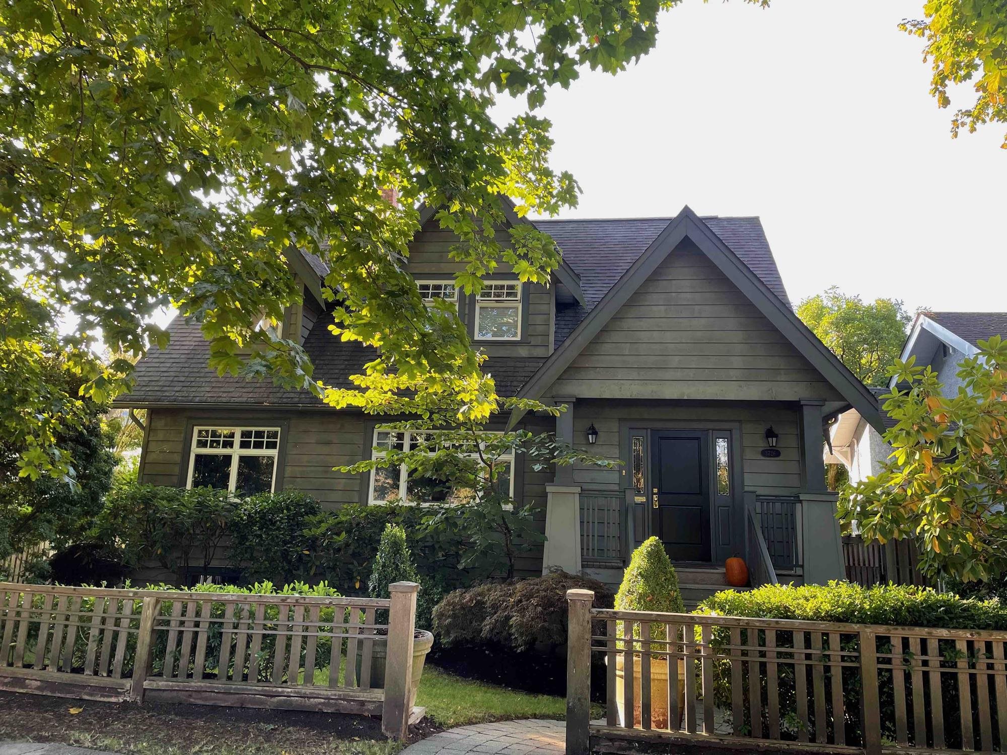 3726 West 33rd Avenue, Vancouver, BC V6N 2H5