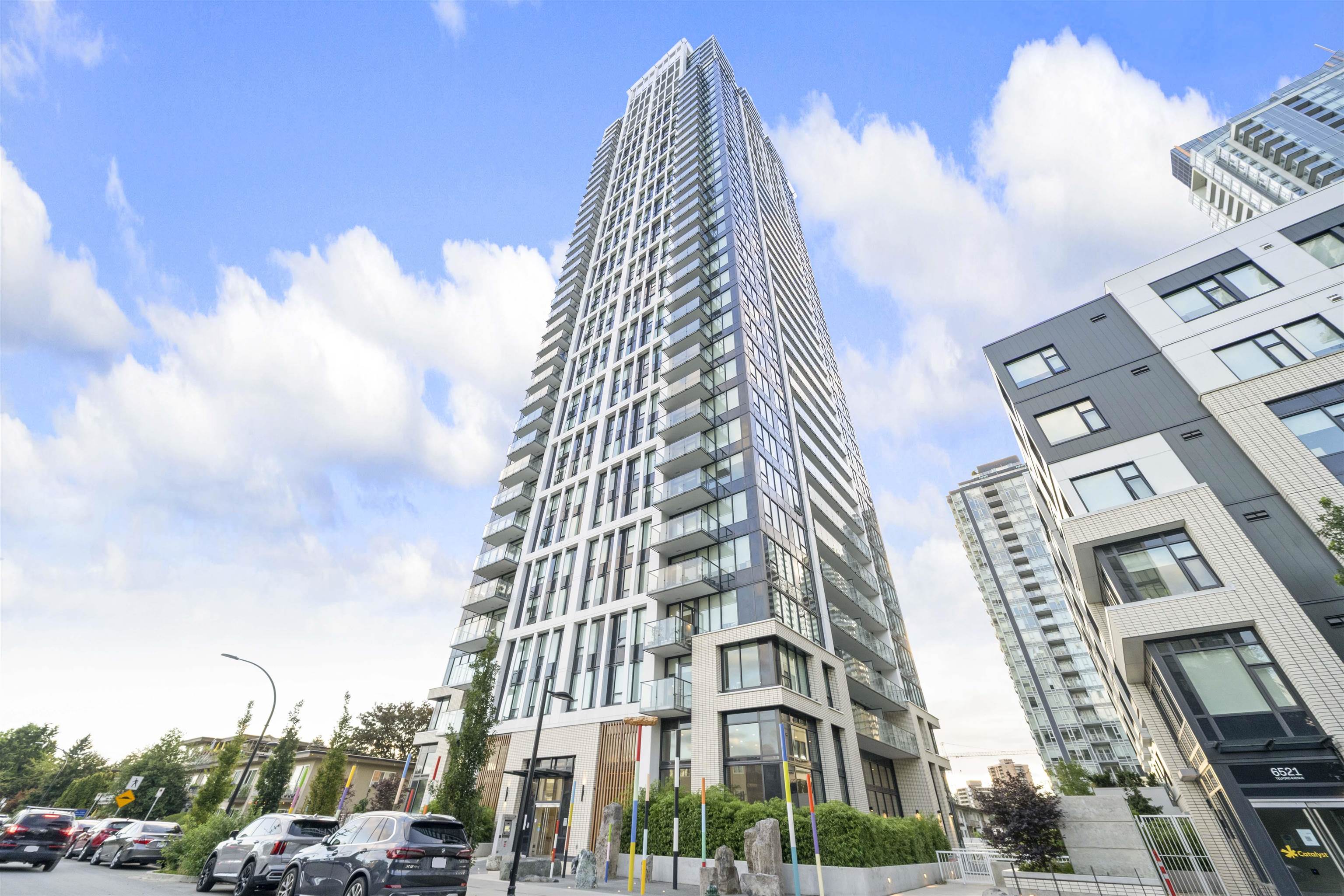 6537 Telford Ave #1310, Burnaby, BC V5H 0K9