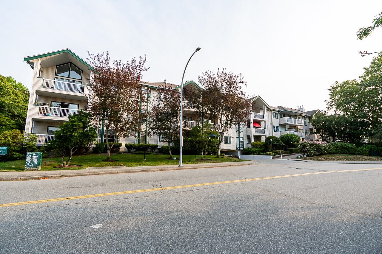 13911 70 Avenue #105, Surrey, BC V3W 6B4