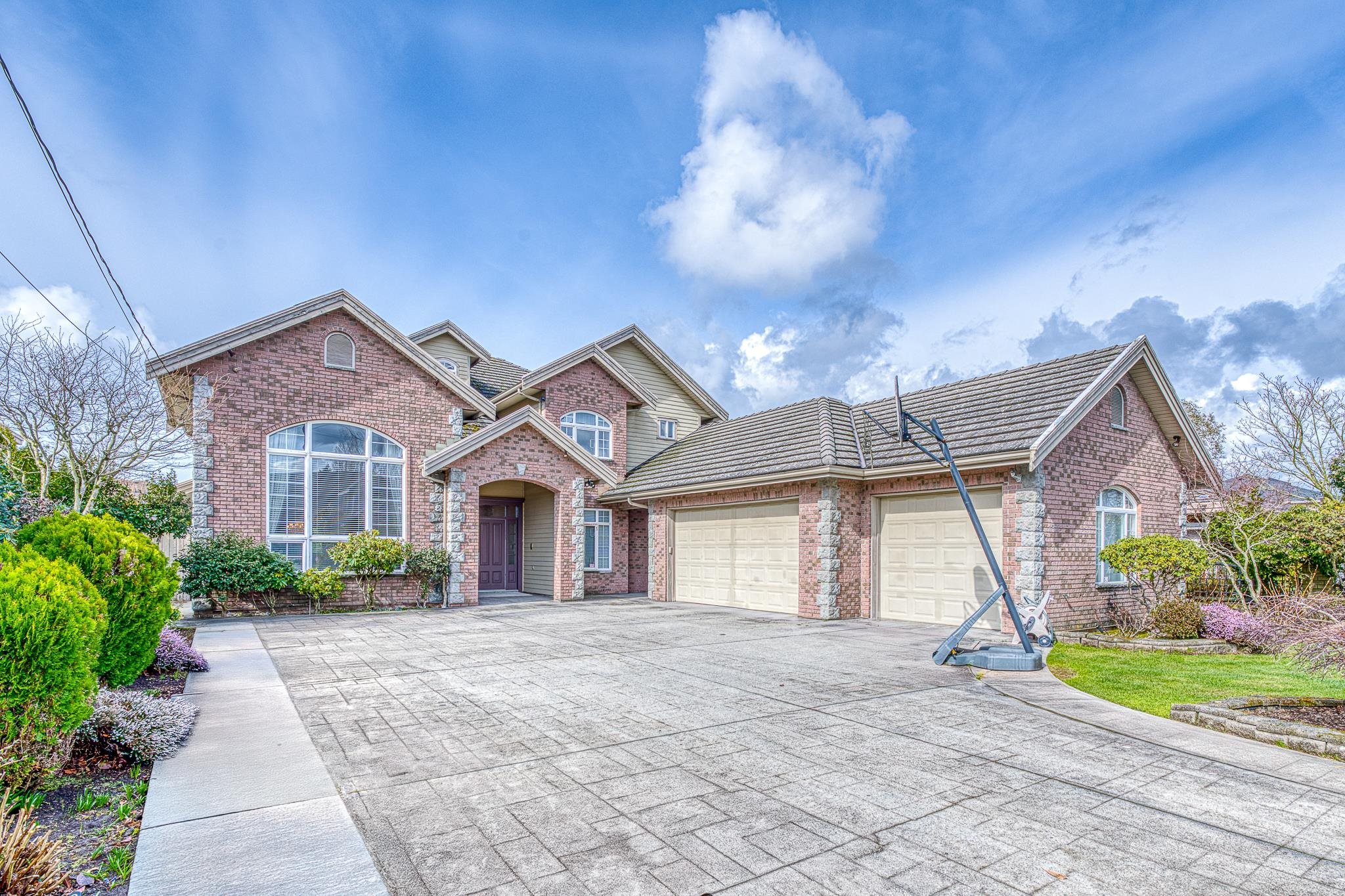 8831 Cooper Road, Richmond, BC V6Y 2M6