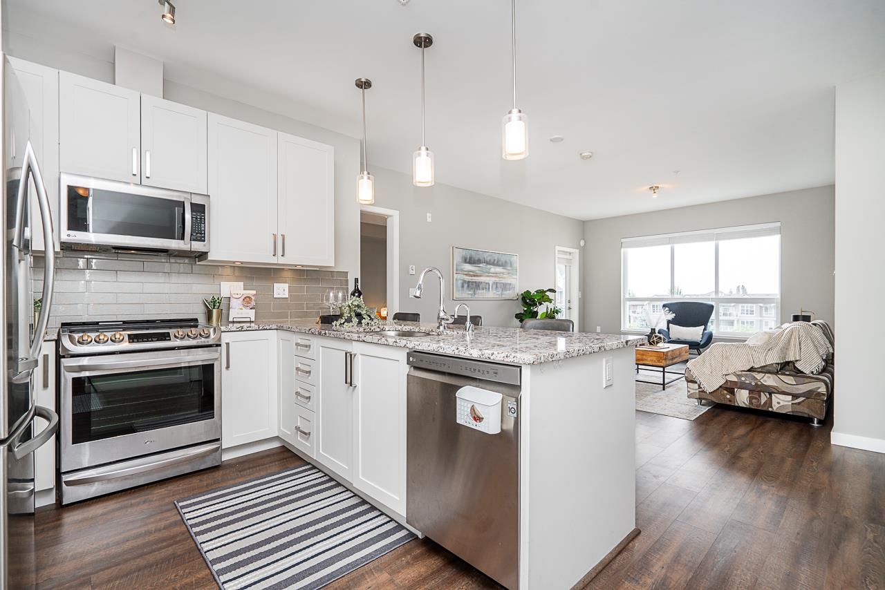 6490 194 Street #301, Surrey, BC V4N 6J9