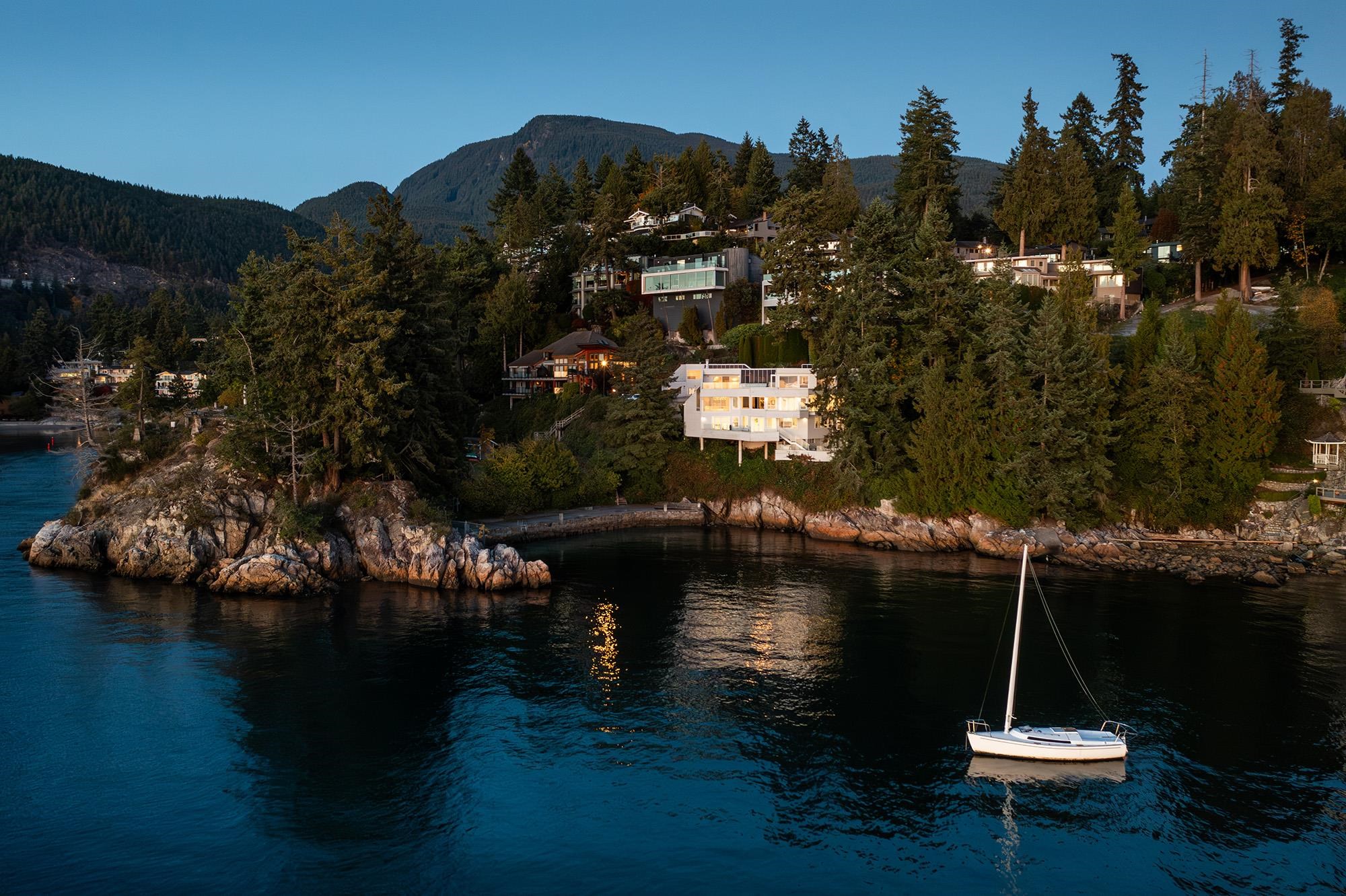 5530 Parthenon Place, West Vancouver, BC V7W 2V7