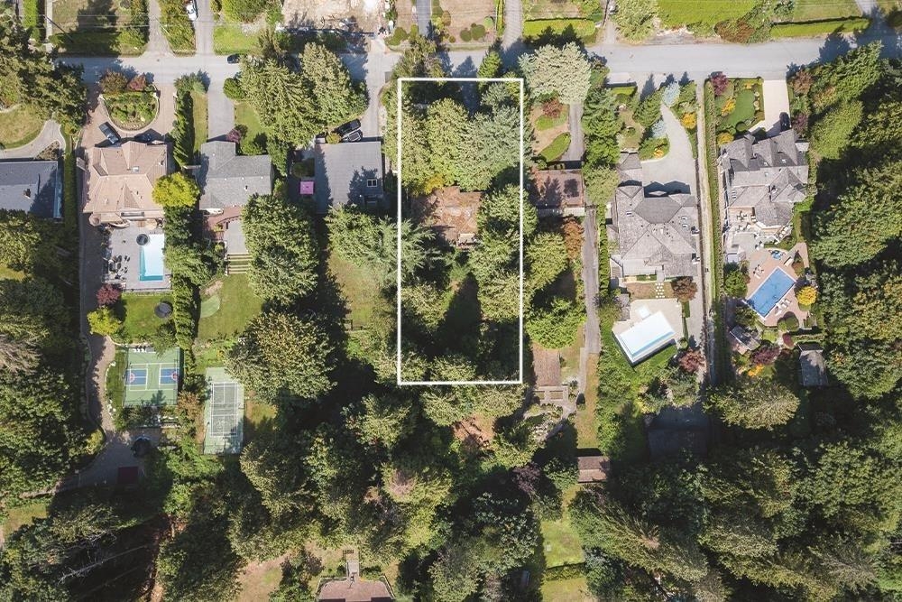 1372 Ottawa Avenue, West Vancouver, BC V7T 2H5