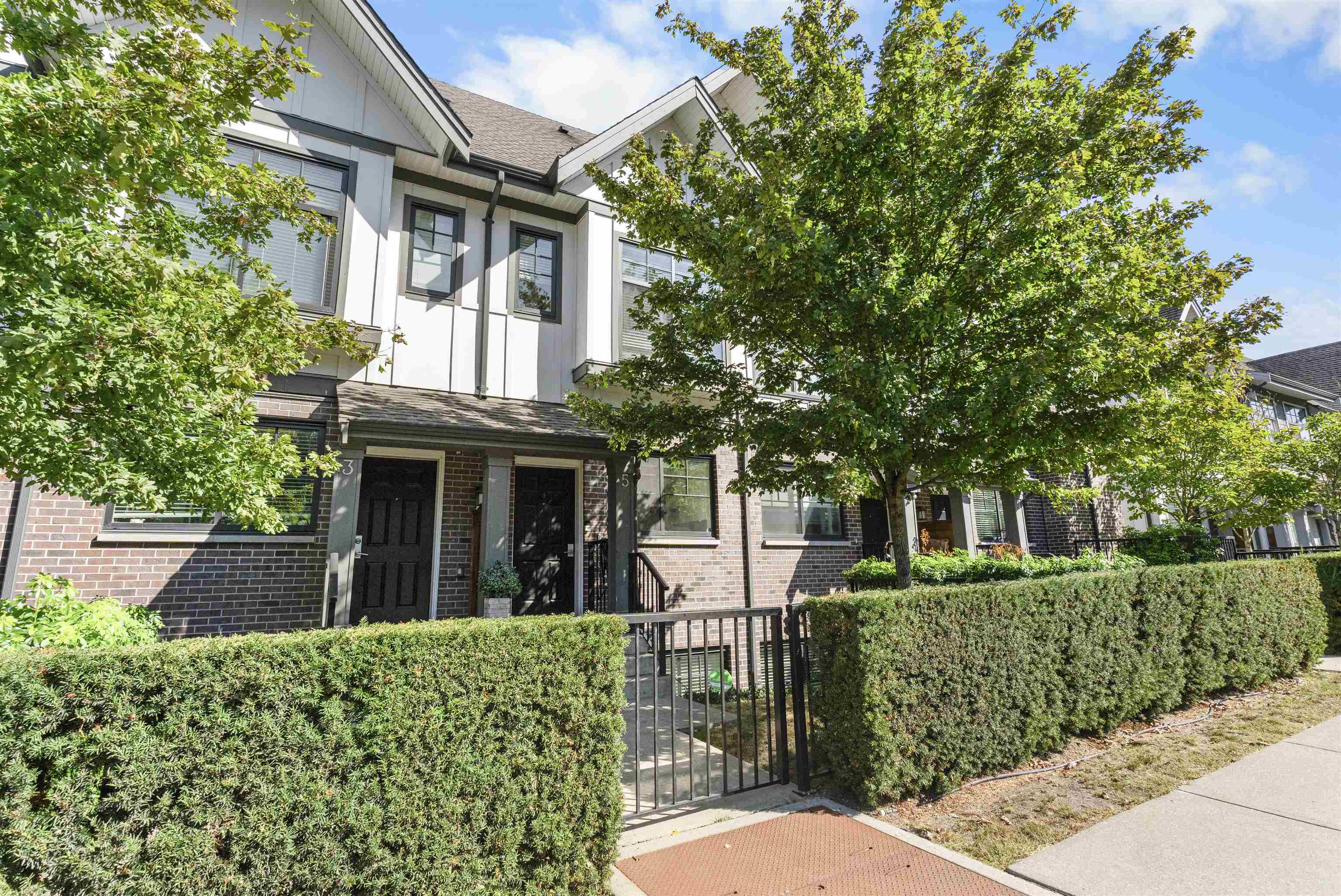 5128 Canada Way #5, Burnaby, BC V5E 0C3