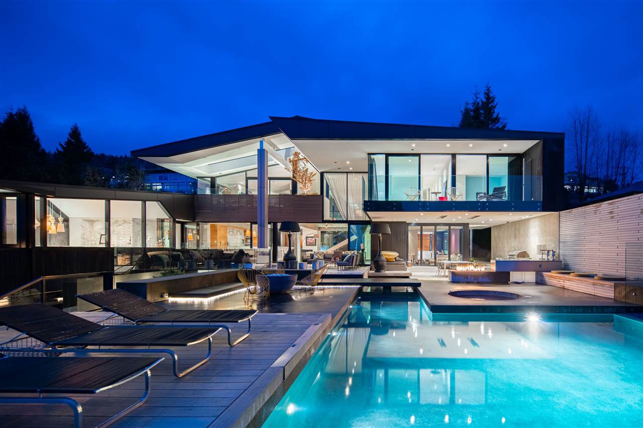 1071 Groveland Road, West Vancouver, BC V7S 1Z3