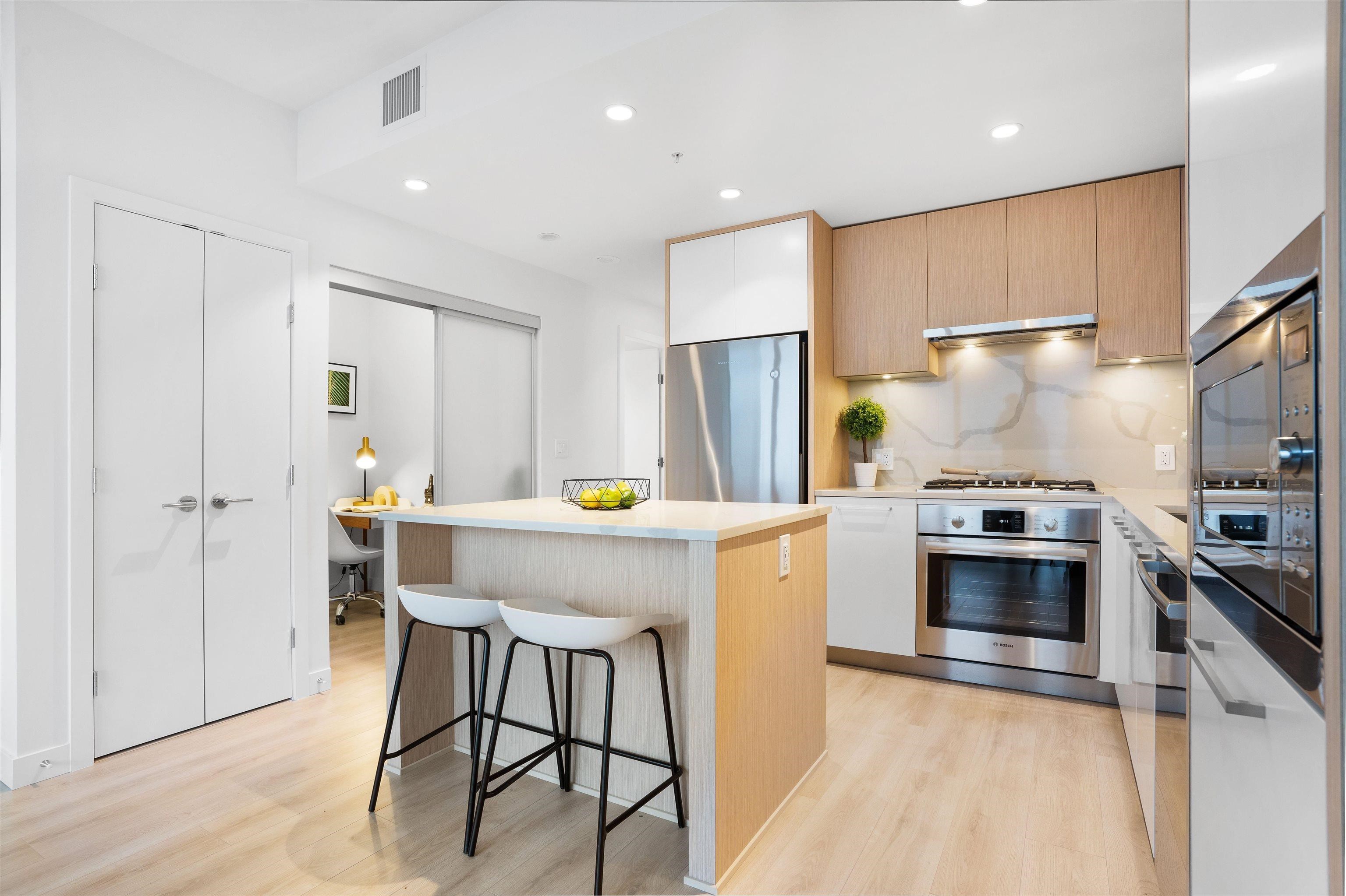 567 Clarke Road #3607, Coquitlam, BC V3J 0K7