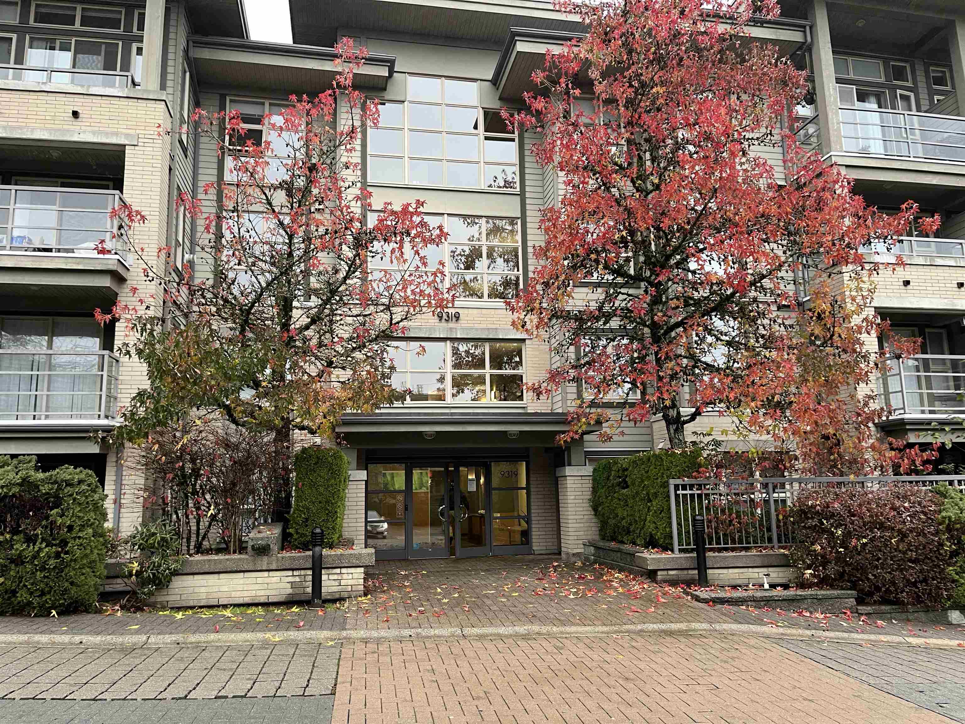 9319 University Crescent #409, Burnaby, BC V5A 4Y5
