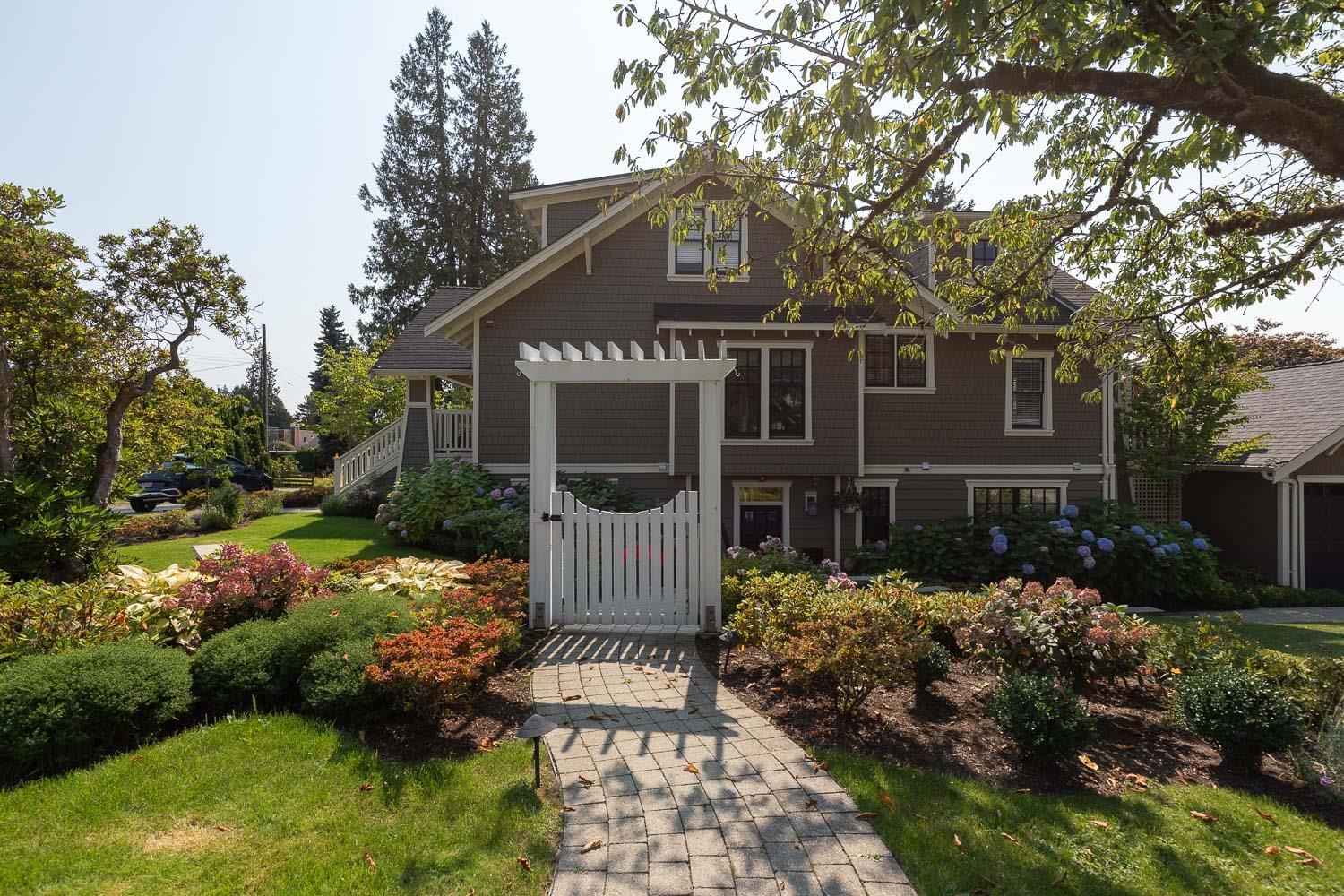 1202 Jefferson Ave, West Vancouver, BC V7T 2B1