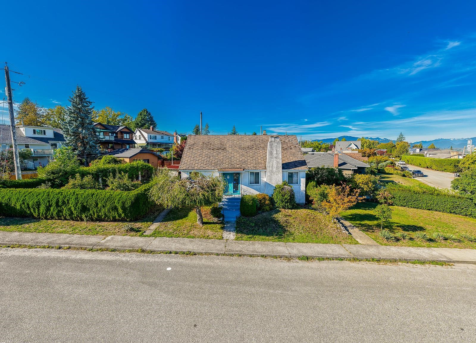 319 Churchill Avenue, New Westminster, BC V3L 4P4